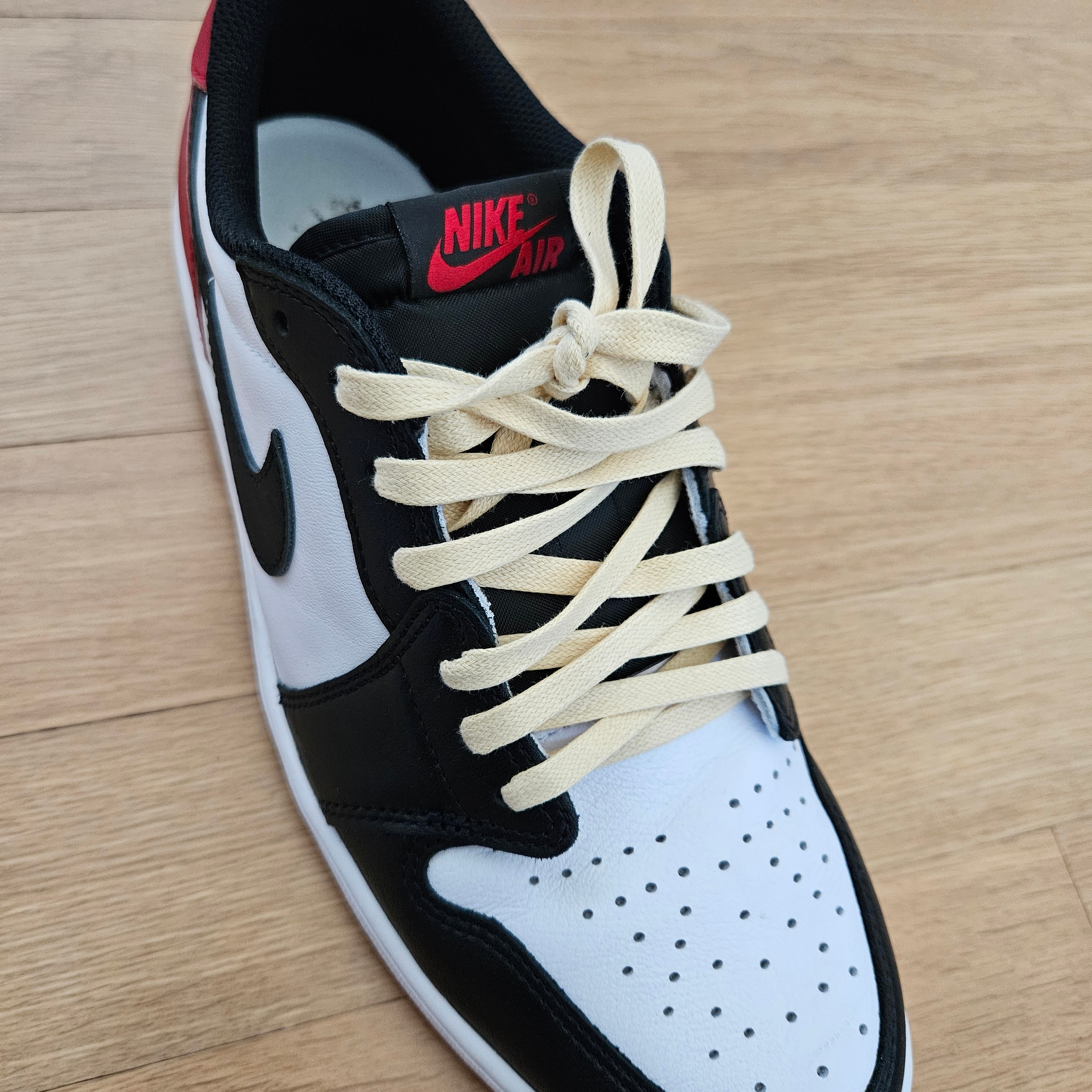 Jordan 1 Retro Low OG Black Toe 착용 스타일 - 2