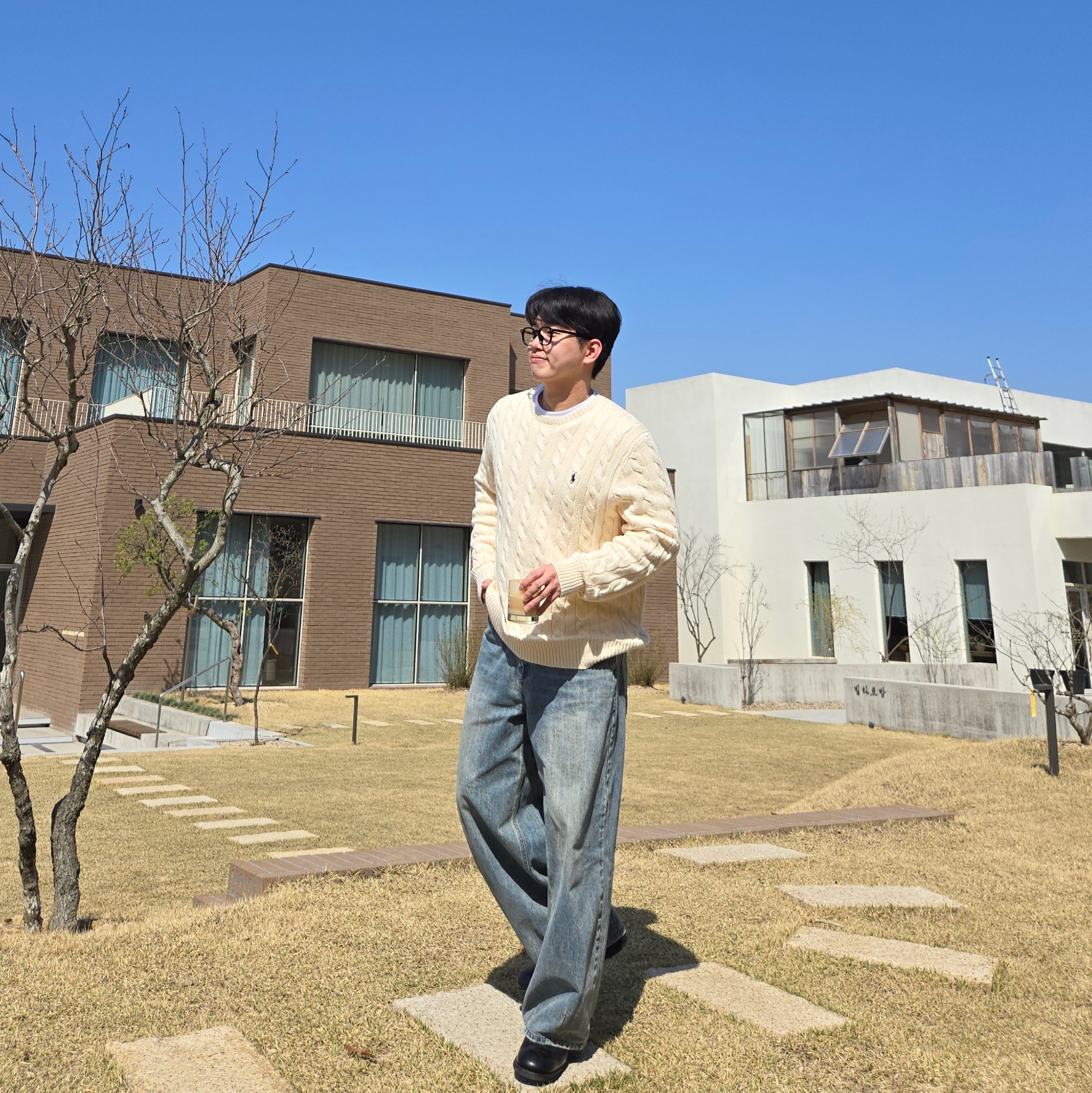 Polo Ralph Lauren Cable Knit Cotton Sweater Natural, Guidi x Youth 992X Horse Reverse Classic Derby Black 착용 스타일 - 1