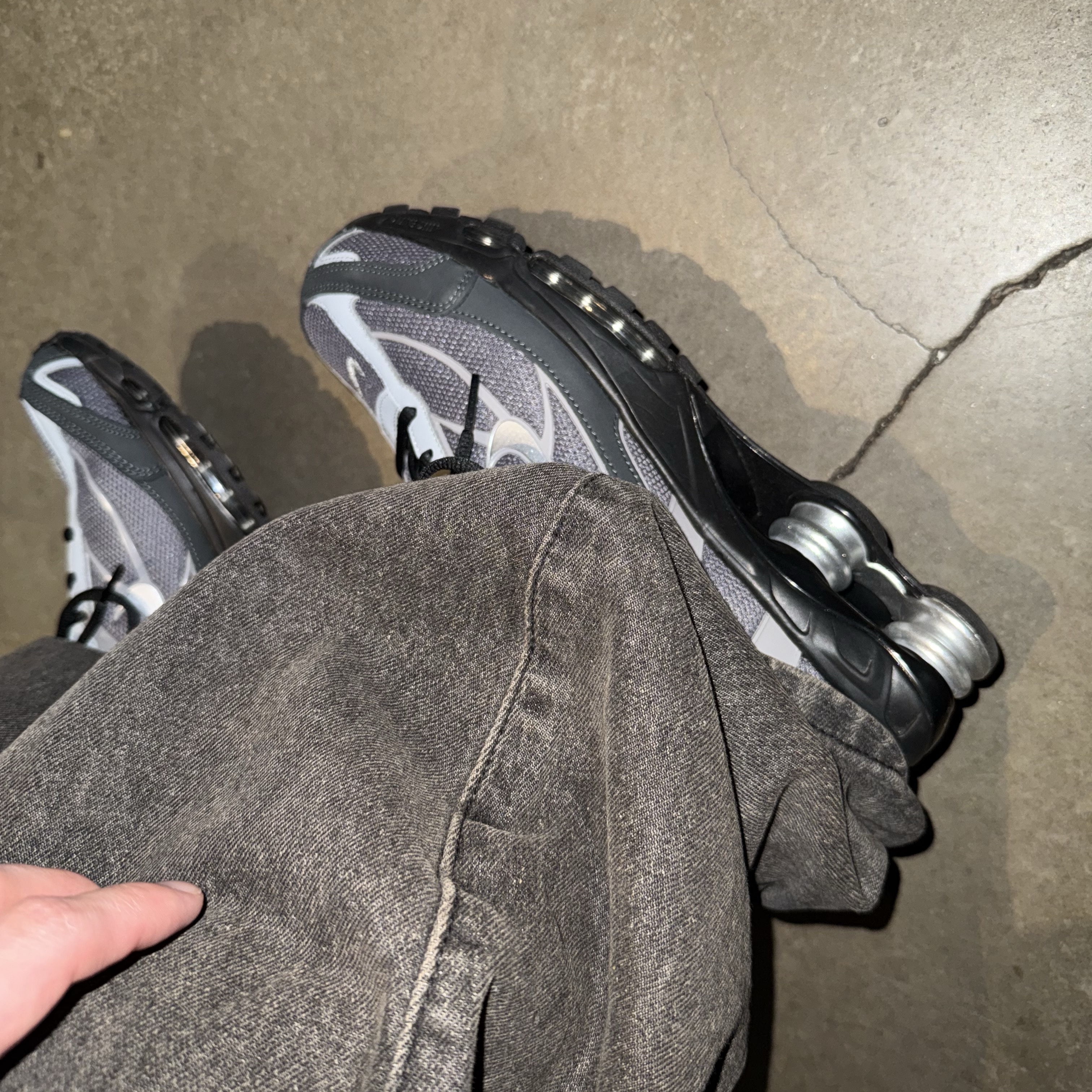 Nike Shox Ride 2 Light Graphite Anthracite 착용 스타일