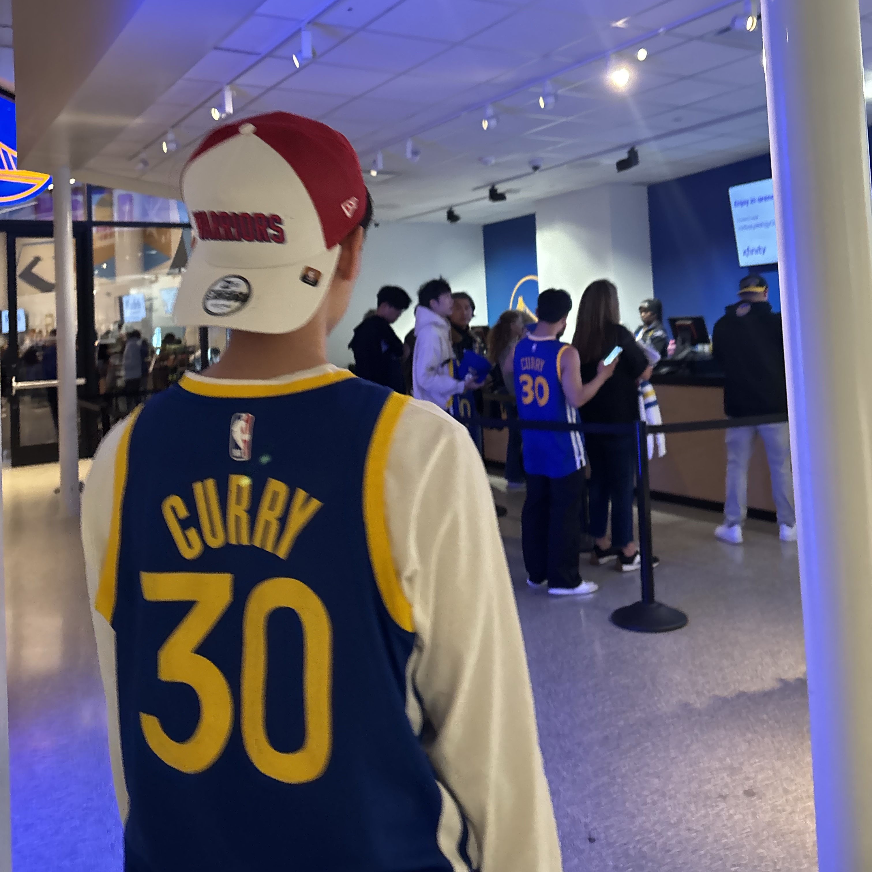 Jordan Stephen Curry Golden State Warriors Statement Edition Dri-Fit NBA Swingman Jersey Loyal Blue 착용 스타일 - 3