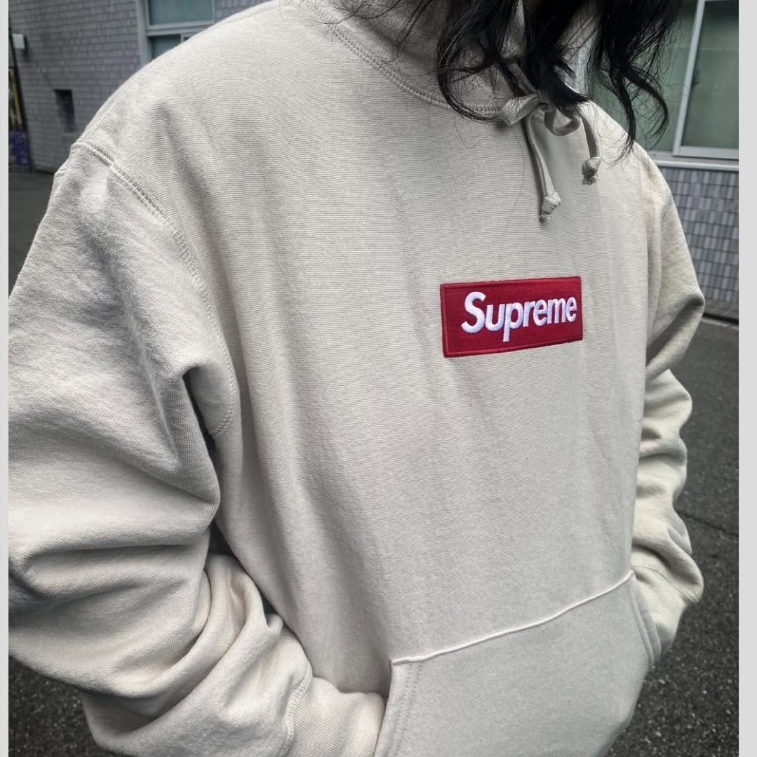 Supreme Box Logo Hooded Sweatshirt Stone - 24FW 착용 스타일 - 1