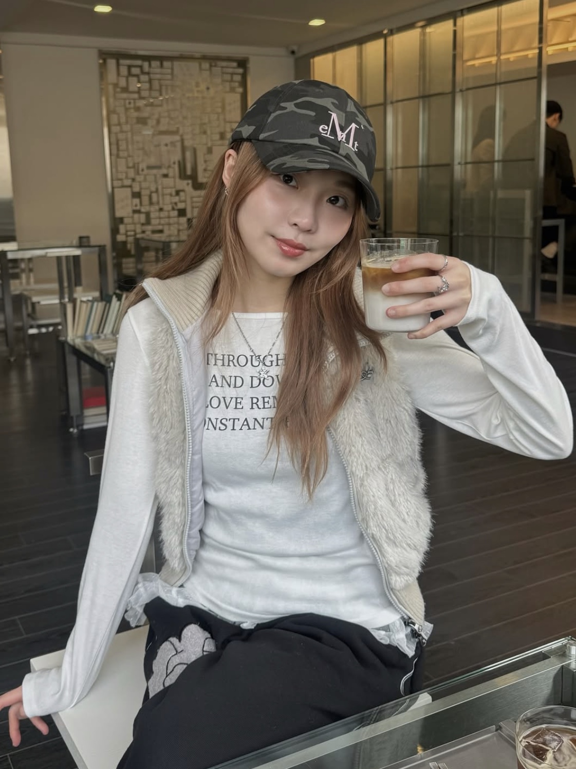 Mucent Signature Camo Ballcap Khaki-Baby Pink 착용 스타일 - 2