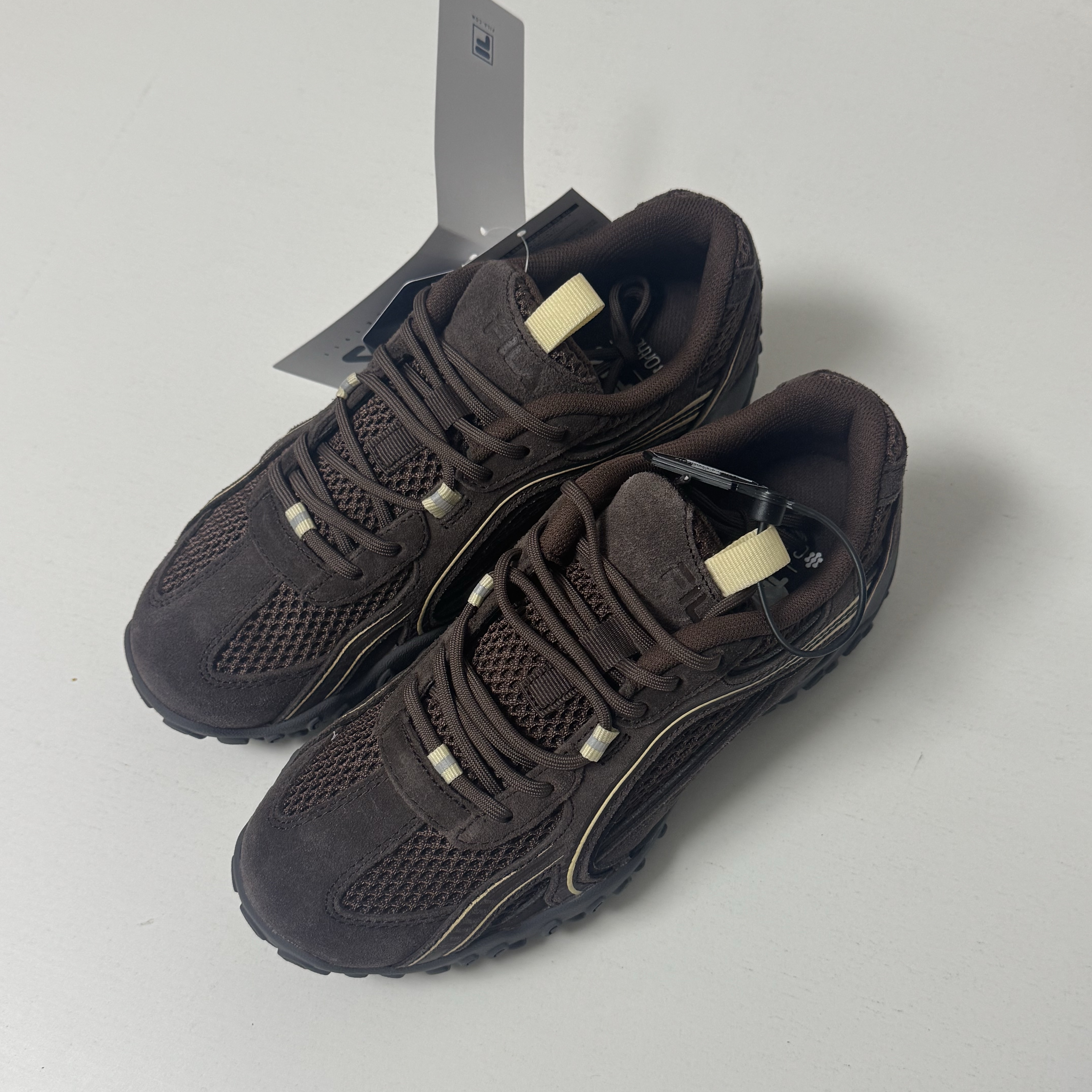 Fila Echappe Choco 착용 스타일 - 1