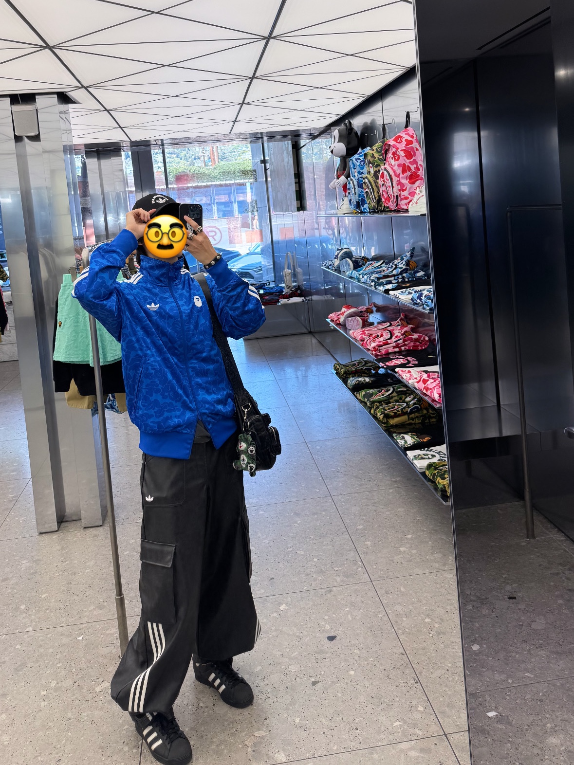Adidas x BAPE Ultimate Shark Hoodie Black - US Sizing, Adidas x BAPE Ultimate Shark Hoodie Black - KR Sizing 착용 스타일 - 2