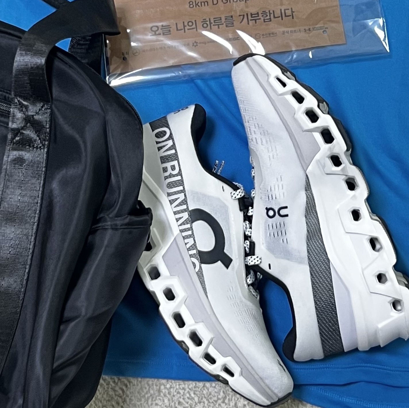 (W) On Running Cloudmonster 2 White Frost 착용 스타일 - 2