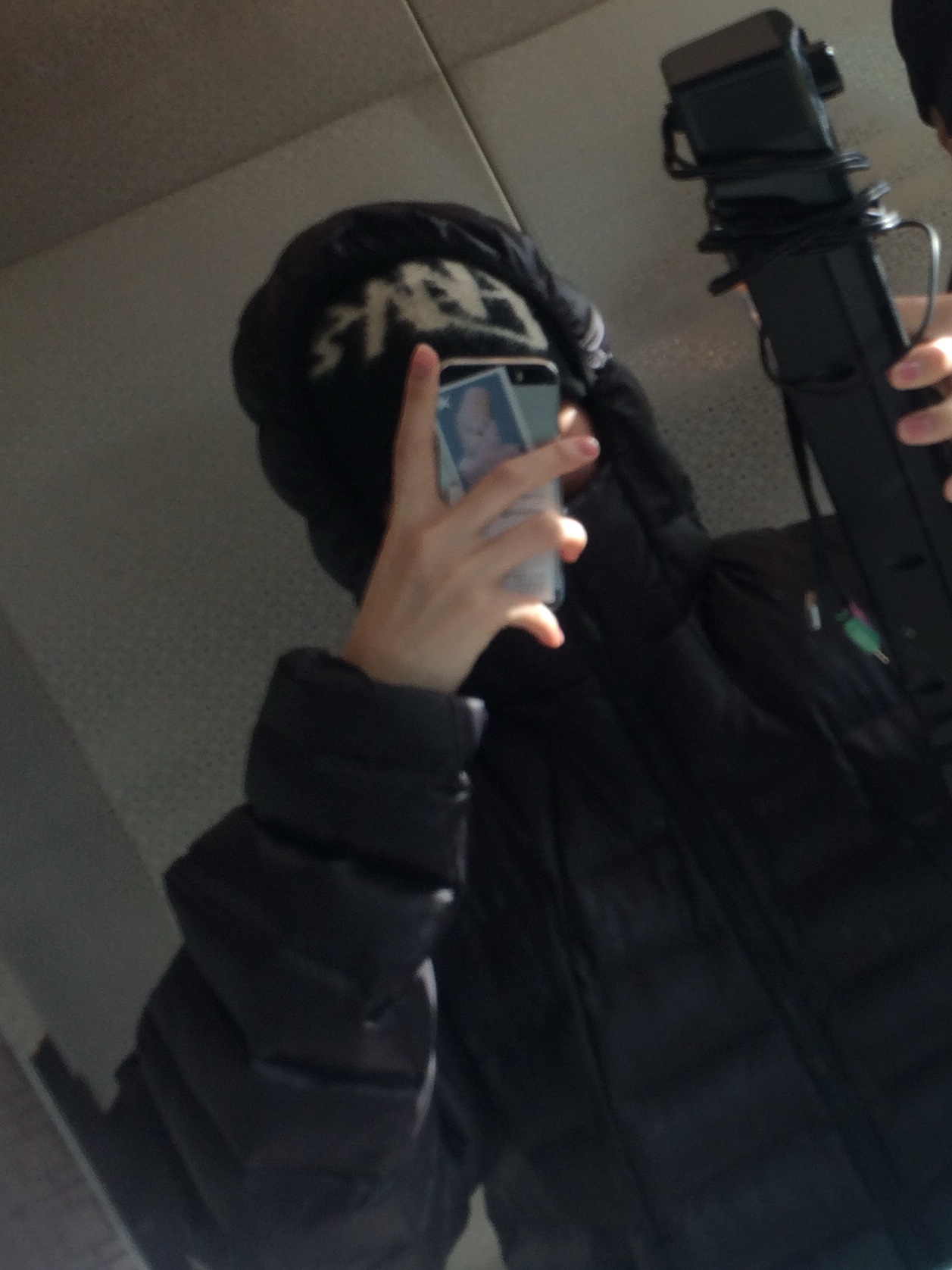 Stussy Brushed Out Stock Skullcap Beanie Black 착용 스타일 - 2