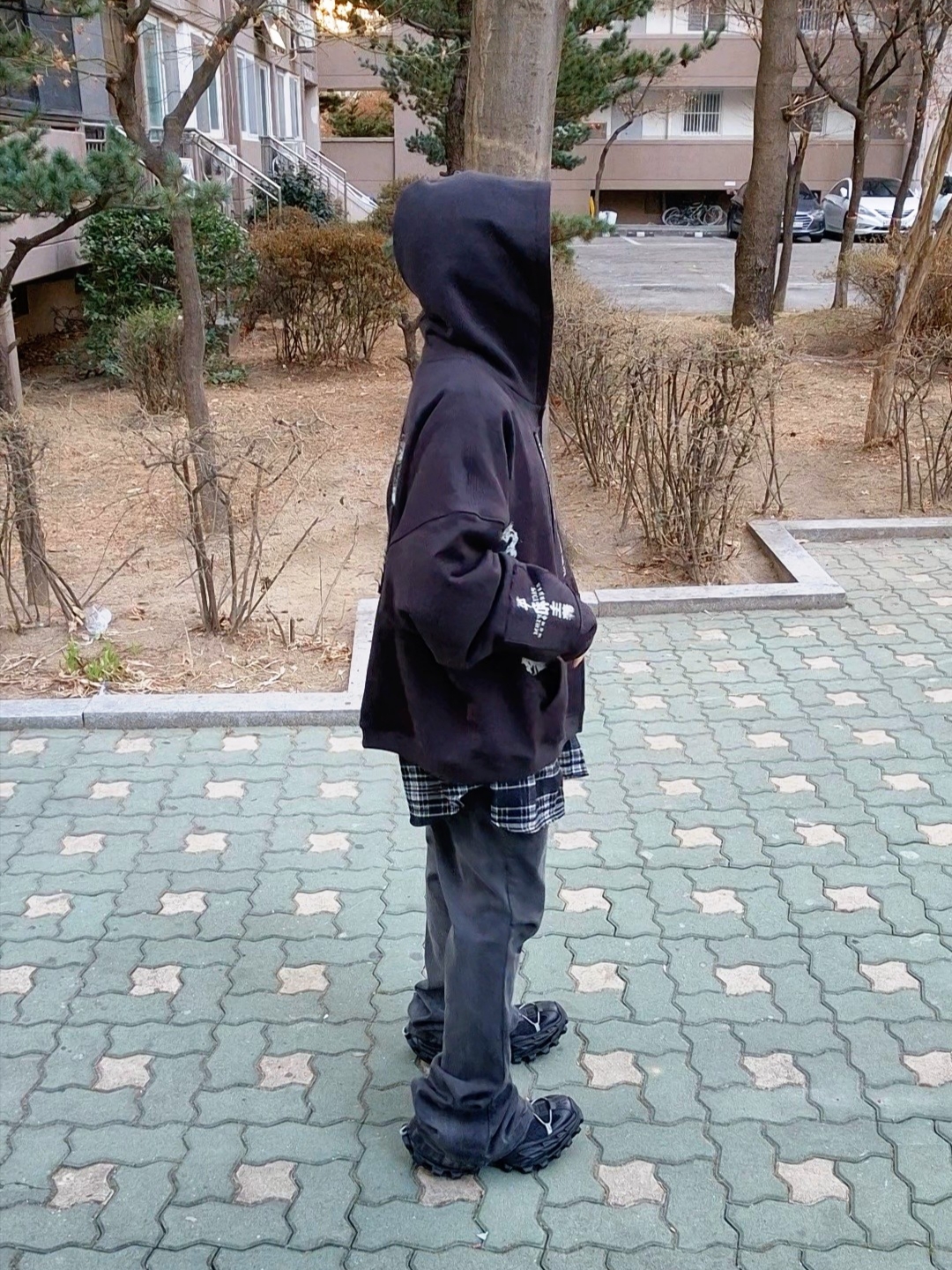 젠틀 몬스터 x 메종 마르지엘라 MM104 블랙 블랙 착용 스타일 - 4