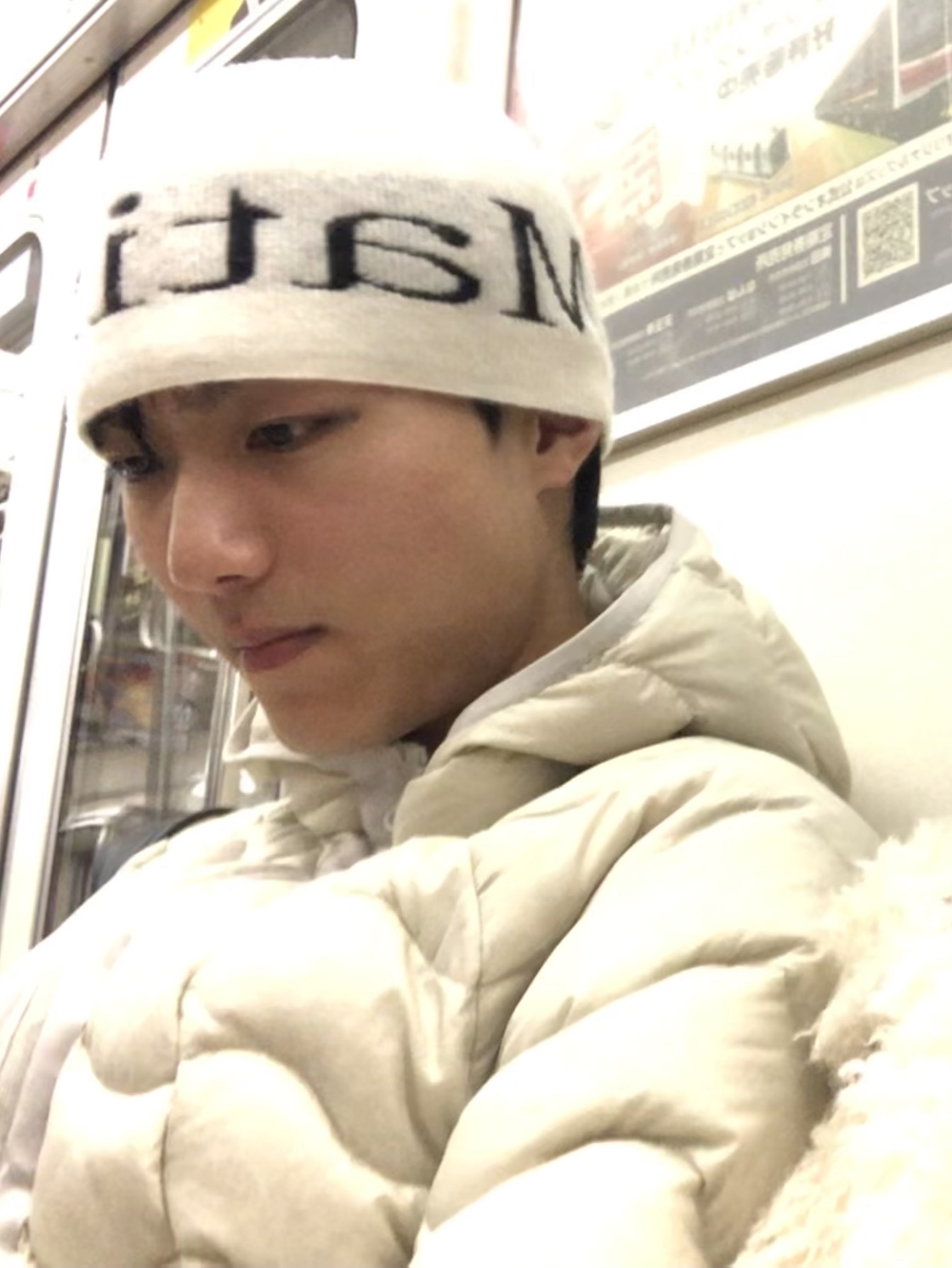 Matin Kim Logo Jacquard Short Beanie White, Asics UB5-S Gel-Nimbus 9 Black Gunmetal 착용 스타일 - 4