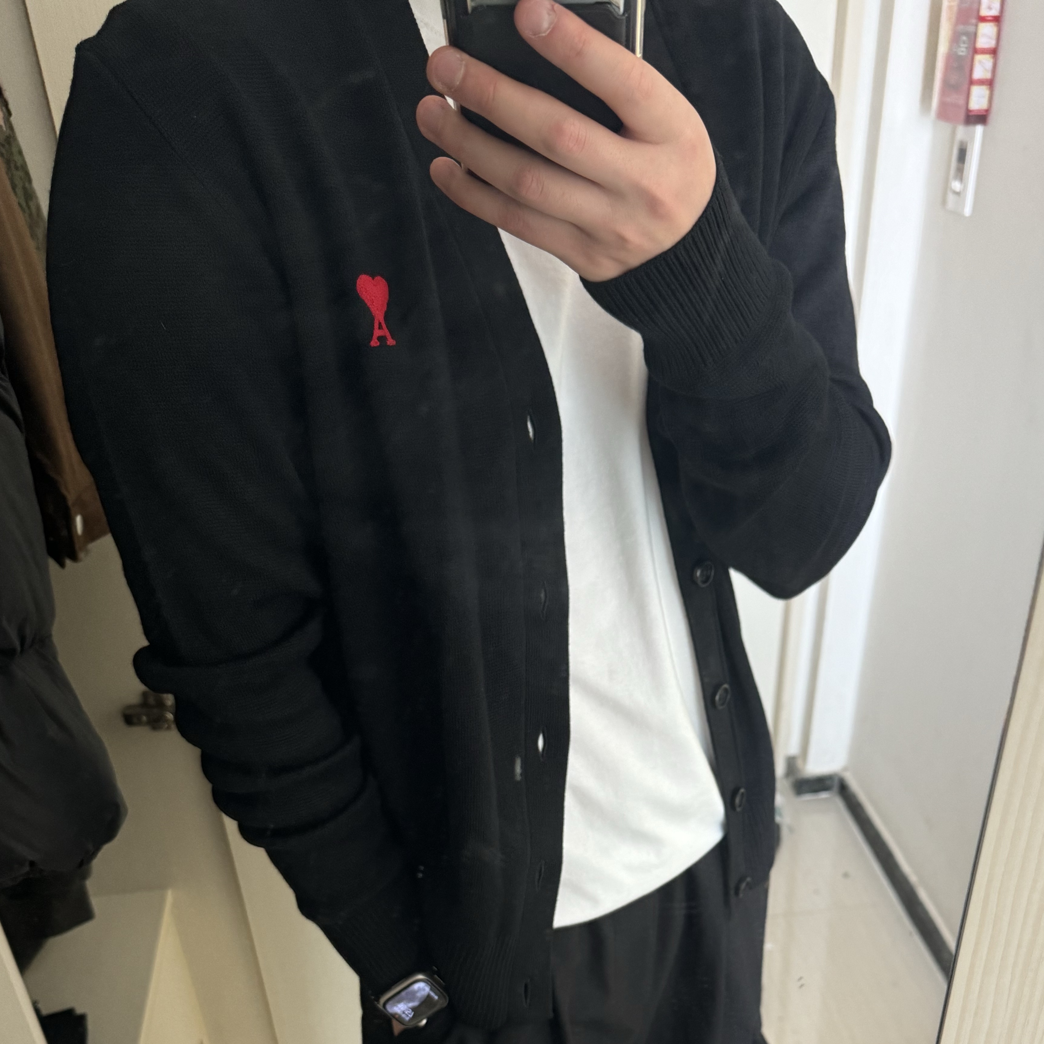 AMI de Coeur Wool Cardigan Black 착용 스타일
