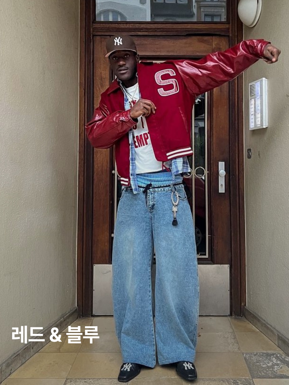 House of Sunny Bomber Jacket Blood Red, Lacoste Basic V-Neck Wool Cardigan Blue 착용 스타일 - 3