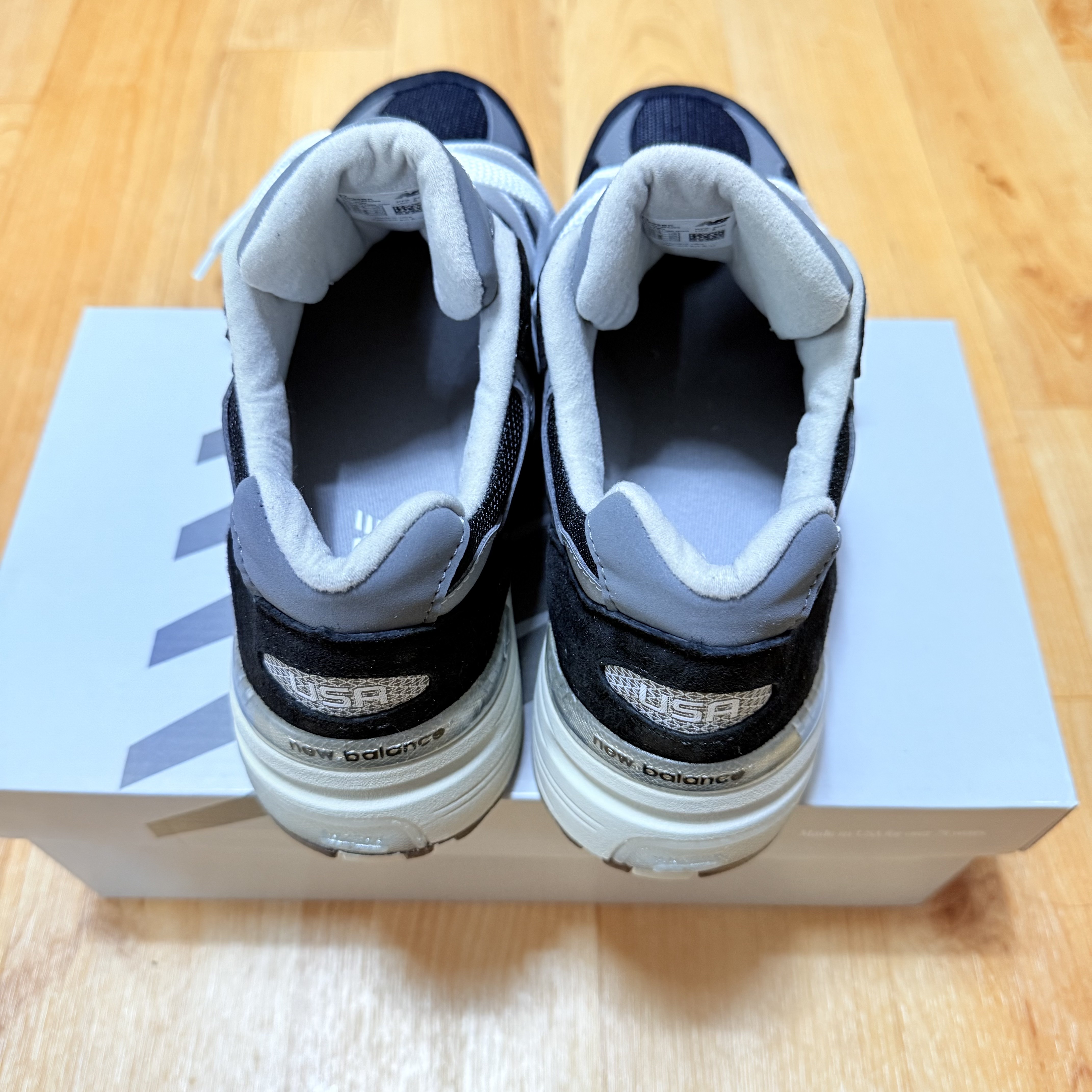 New Balance 992 Made in USA Core Black Grey 착용 스타일 - 3