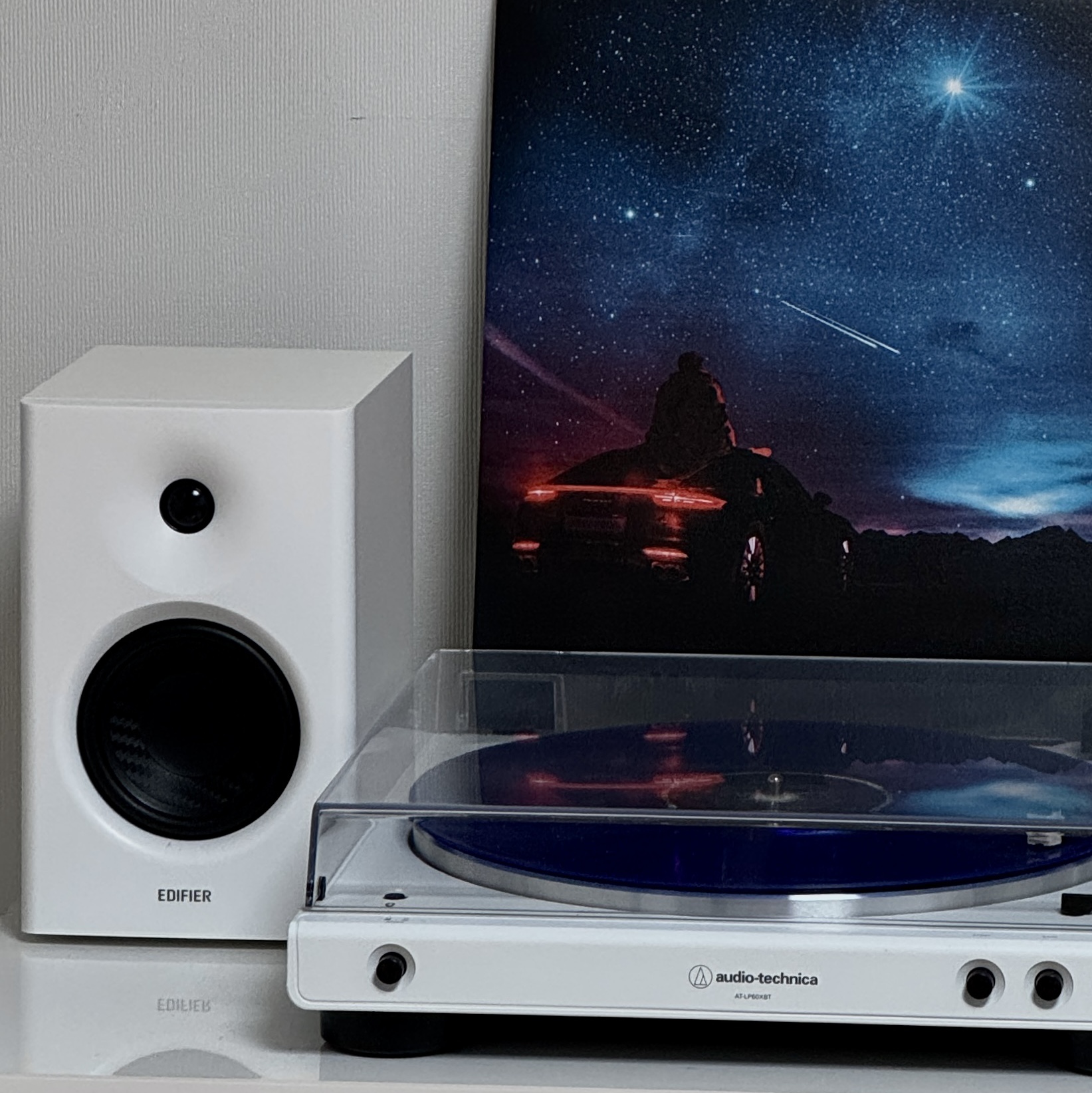 Changmo Boyhood LP, Audio-Technica AT-LP60XBT Fully Automatic Wireless Belt-Drive Turntable All White 착용 스타일