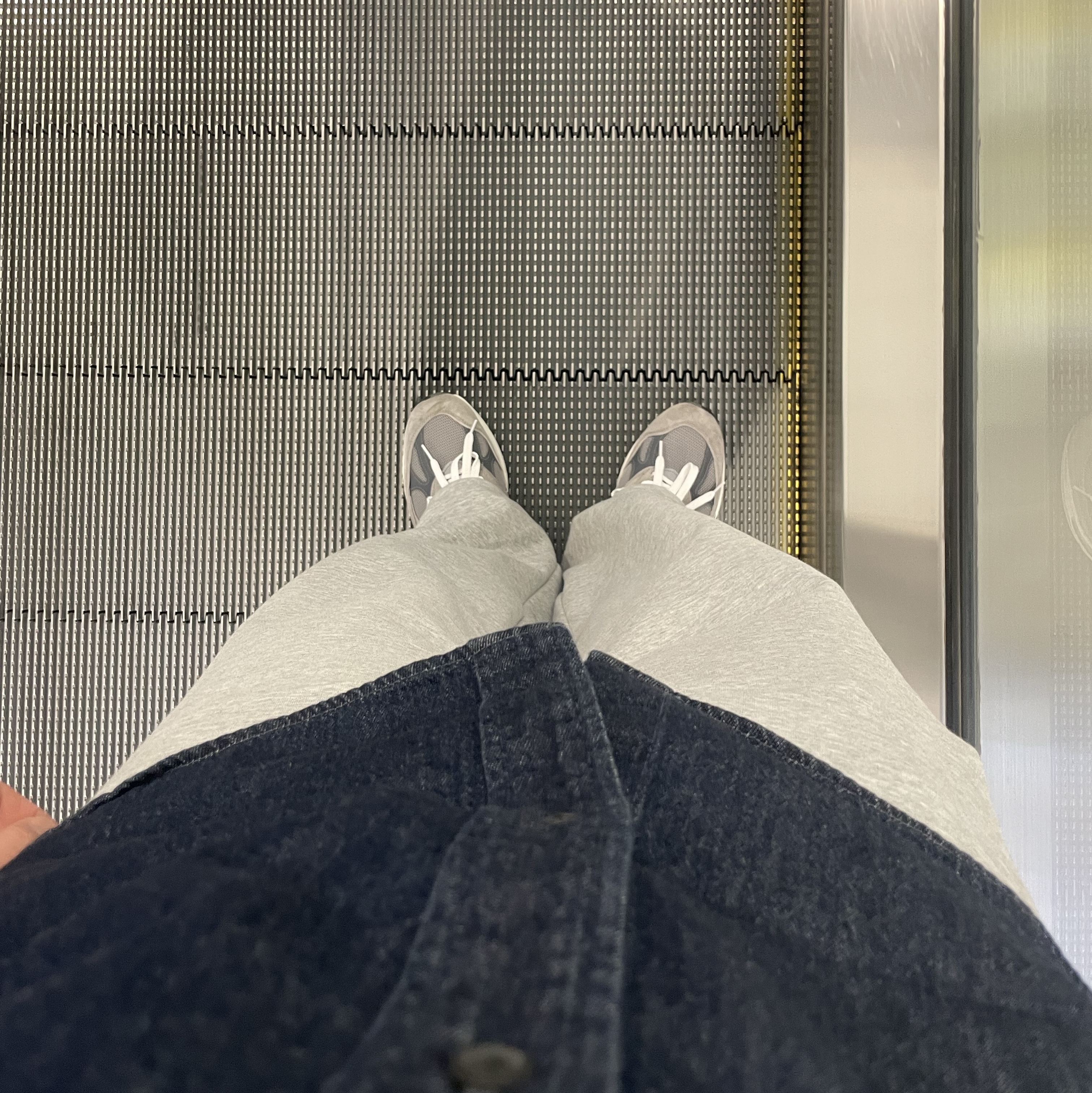 New Balance 991v2 Made in UK Rock Ridge Alloy Silver 착용 스타일
