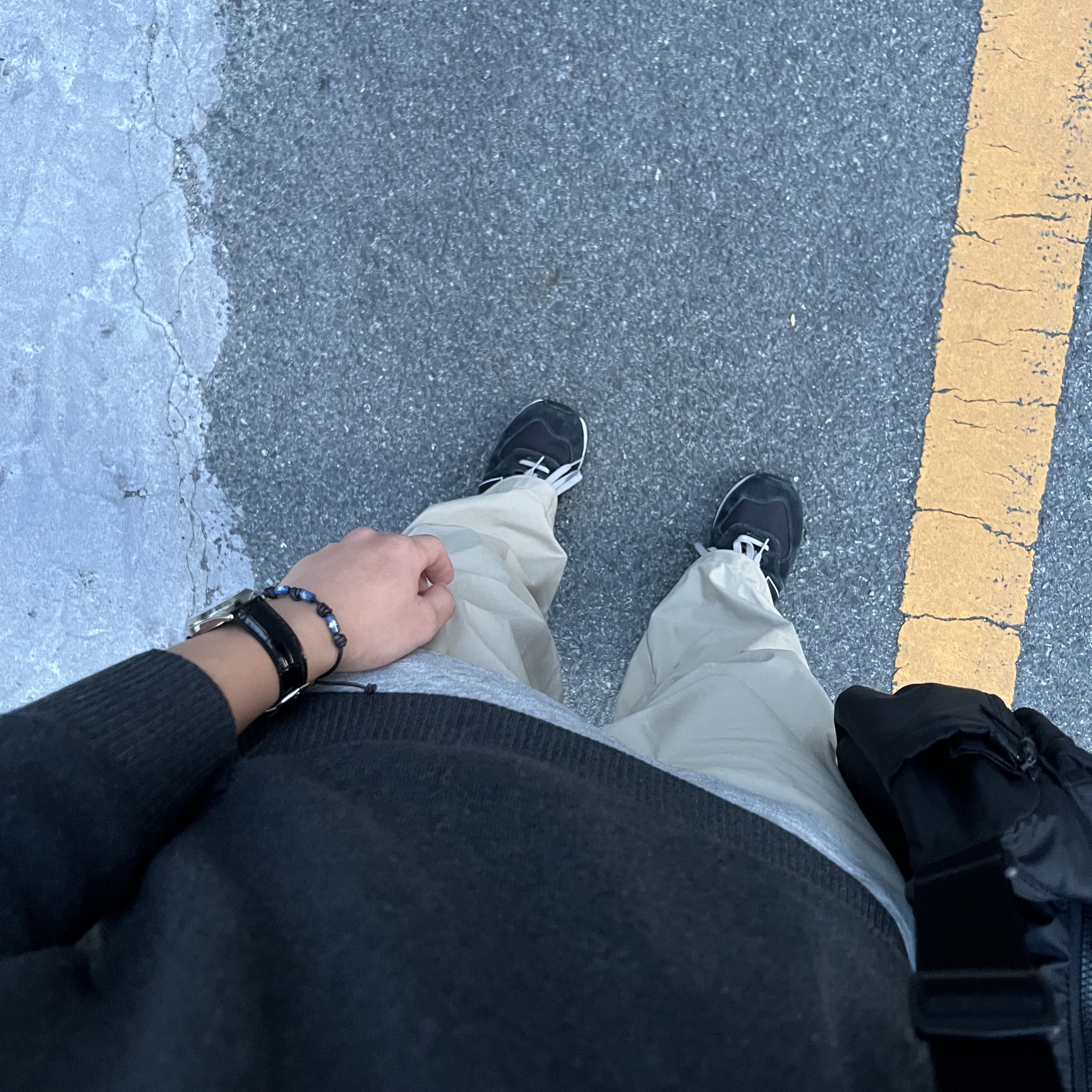 TOWTOW.ARCHIVE Eclipse Bracelet Blue, Casio MTP-1370L-7AVDF 착용 스타일