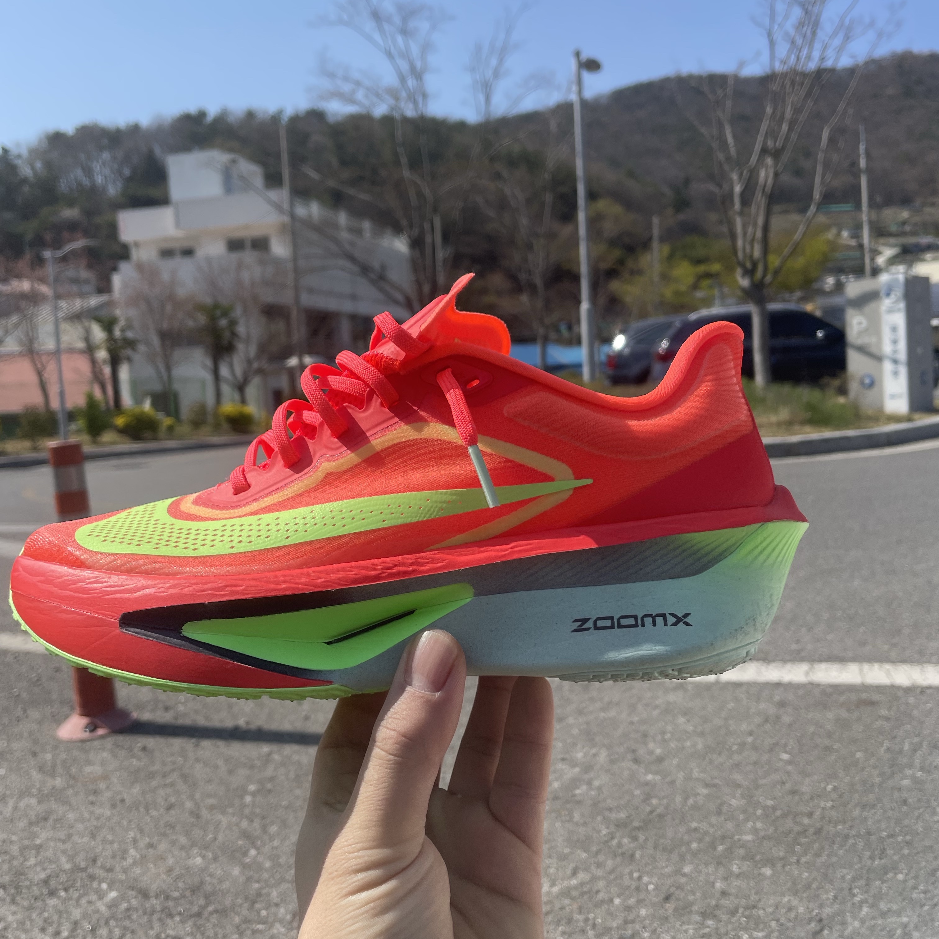 Nike Zoom Fly 6 Bright Crimson Lime Blast 착용 스타일