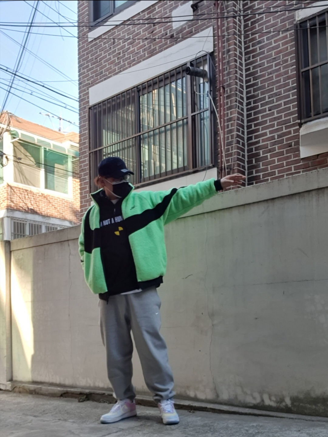 Nike Big Swoosh Full Zip Jacket Green Black, (W) Nike Air Force 1 '07 LX Photochromic 착용 스타일 - 1