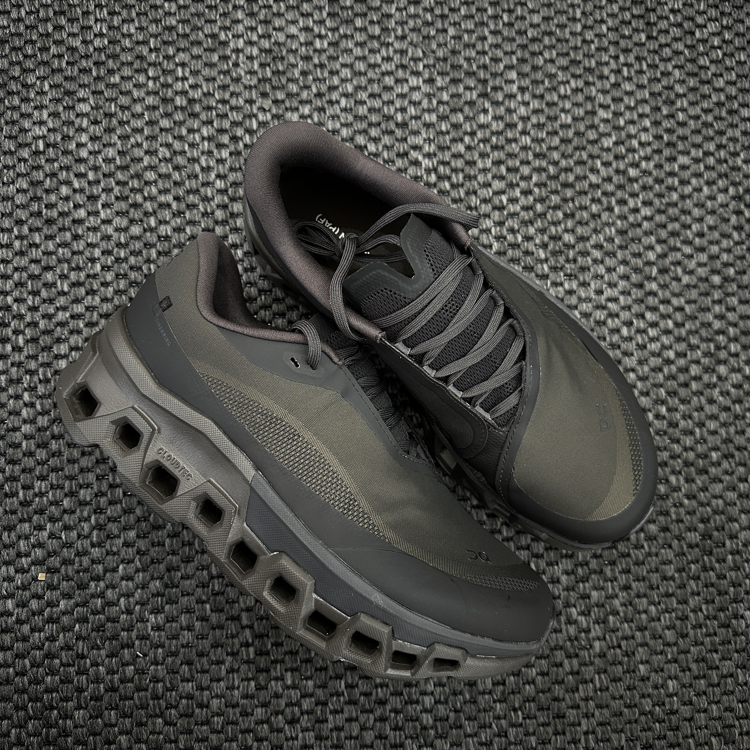 On Running x Post Archive Faction (Paf) Cloudmonster 2 Thorn Brown 착용 스타일
