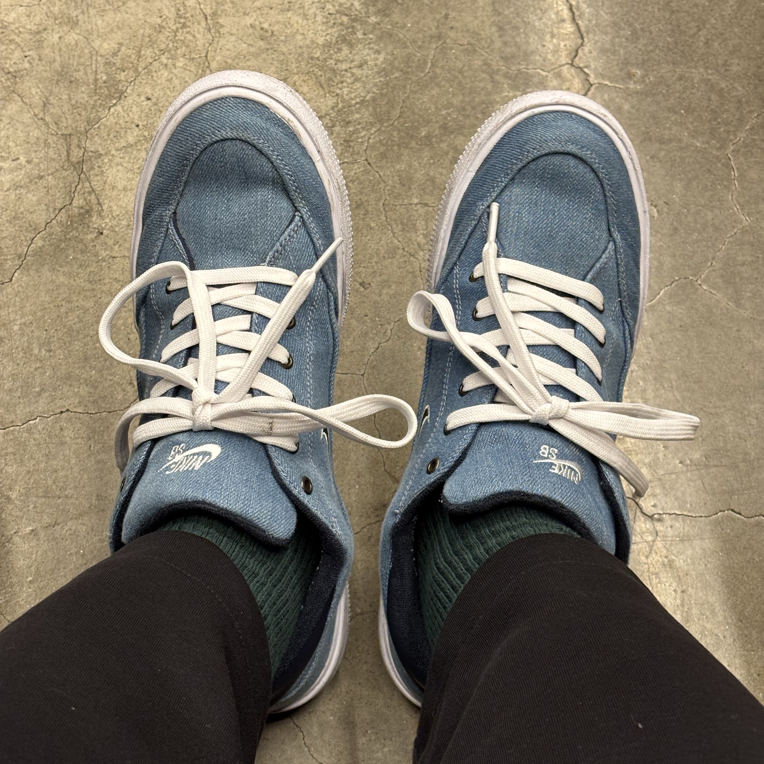 Nike x Supreme SB GTS Denim 착용 스타일 - 1