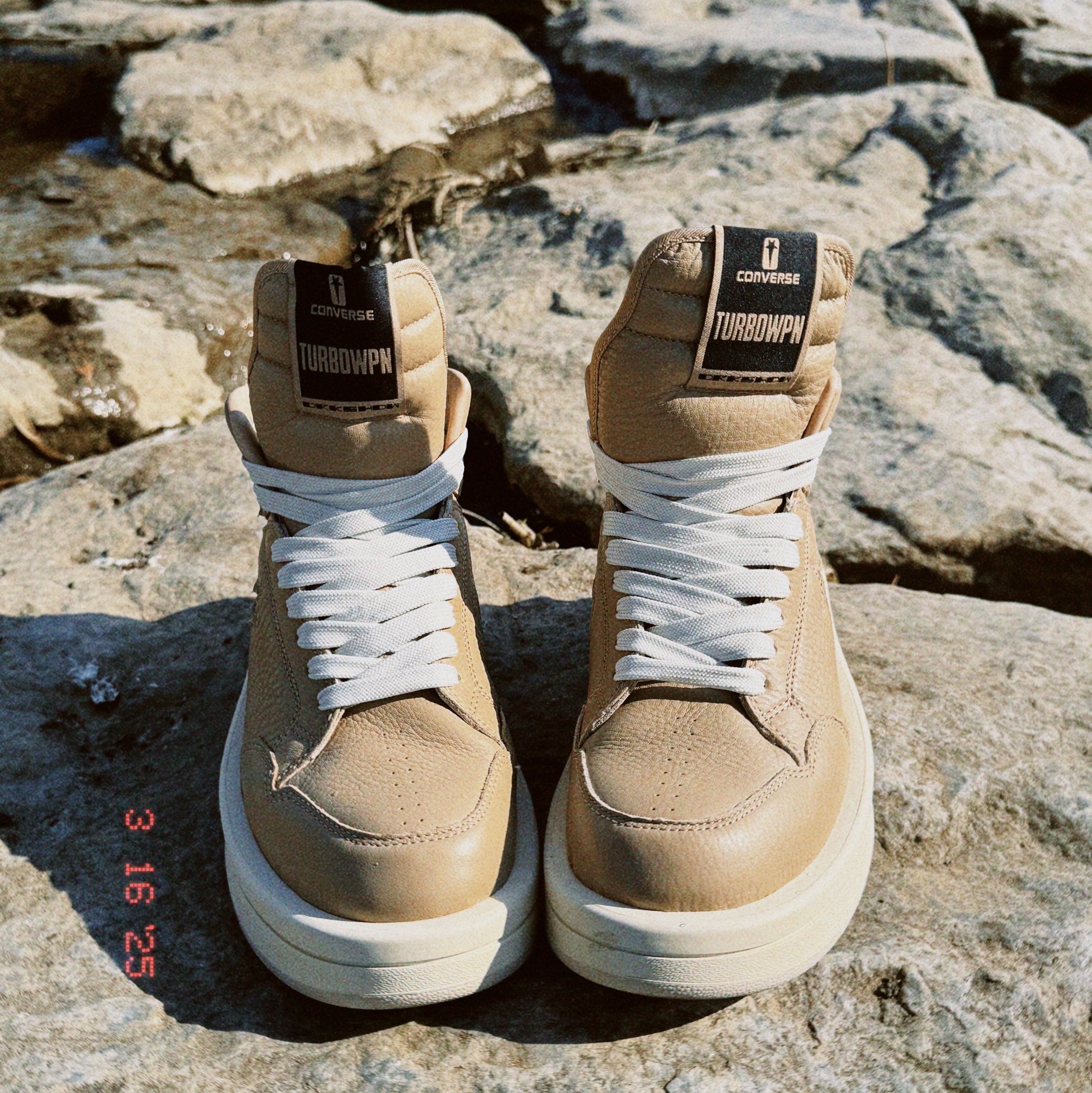 Converse x Drkshdw Turbowpn Cave 착용 스타일 - 3