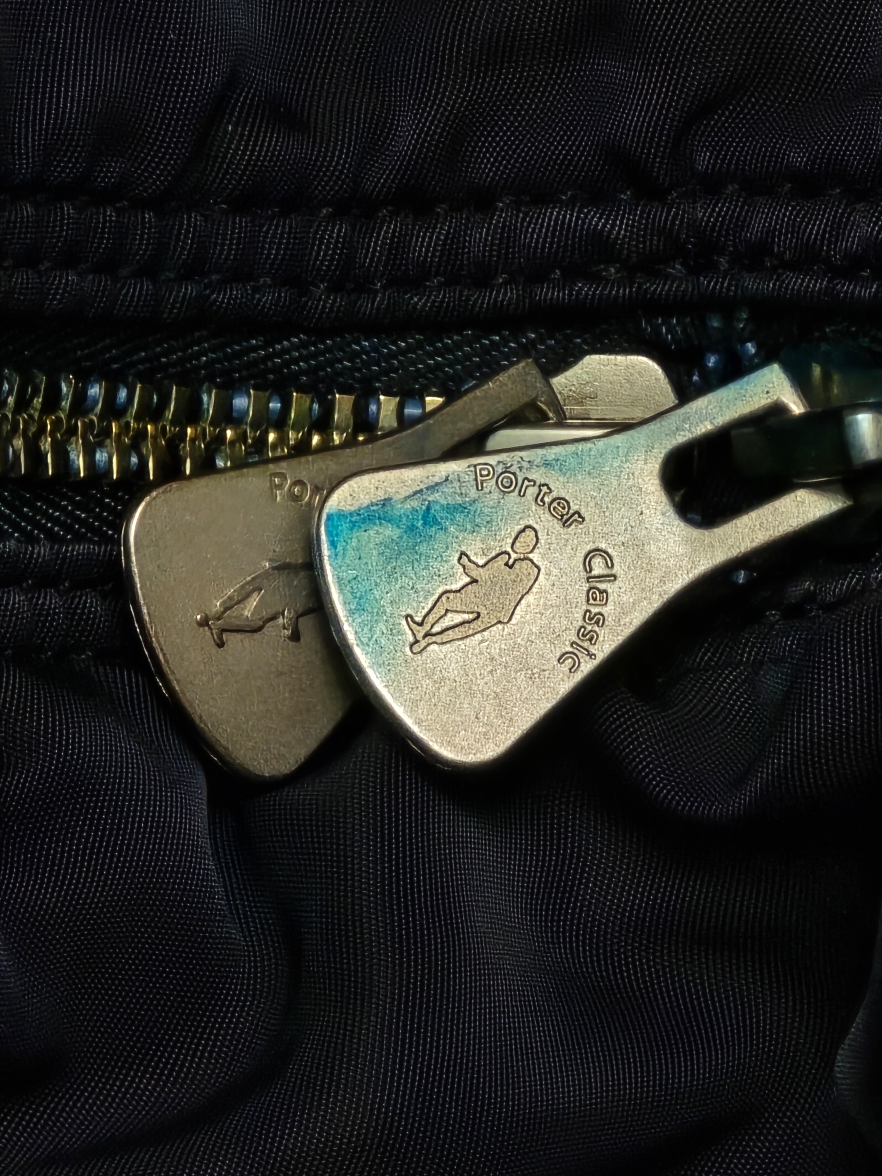 Porter Classic Super Nylon Day Pack L Blue 착용 스타일