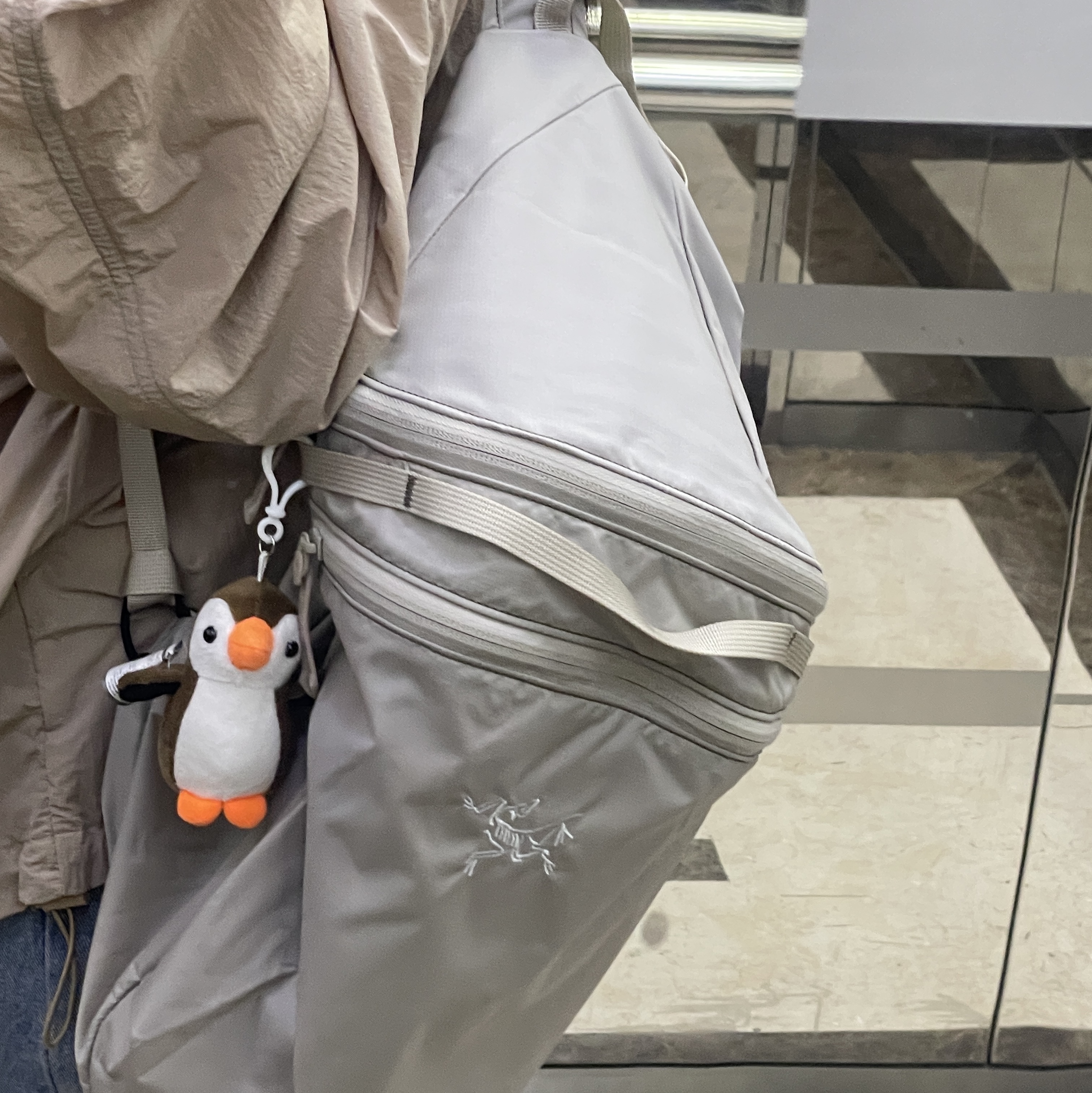 Arc'teryx Heliad 15 Backpack Rune 착용 스타일 - 1