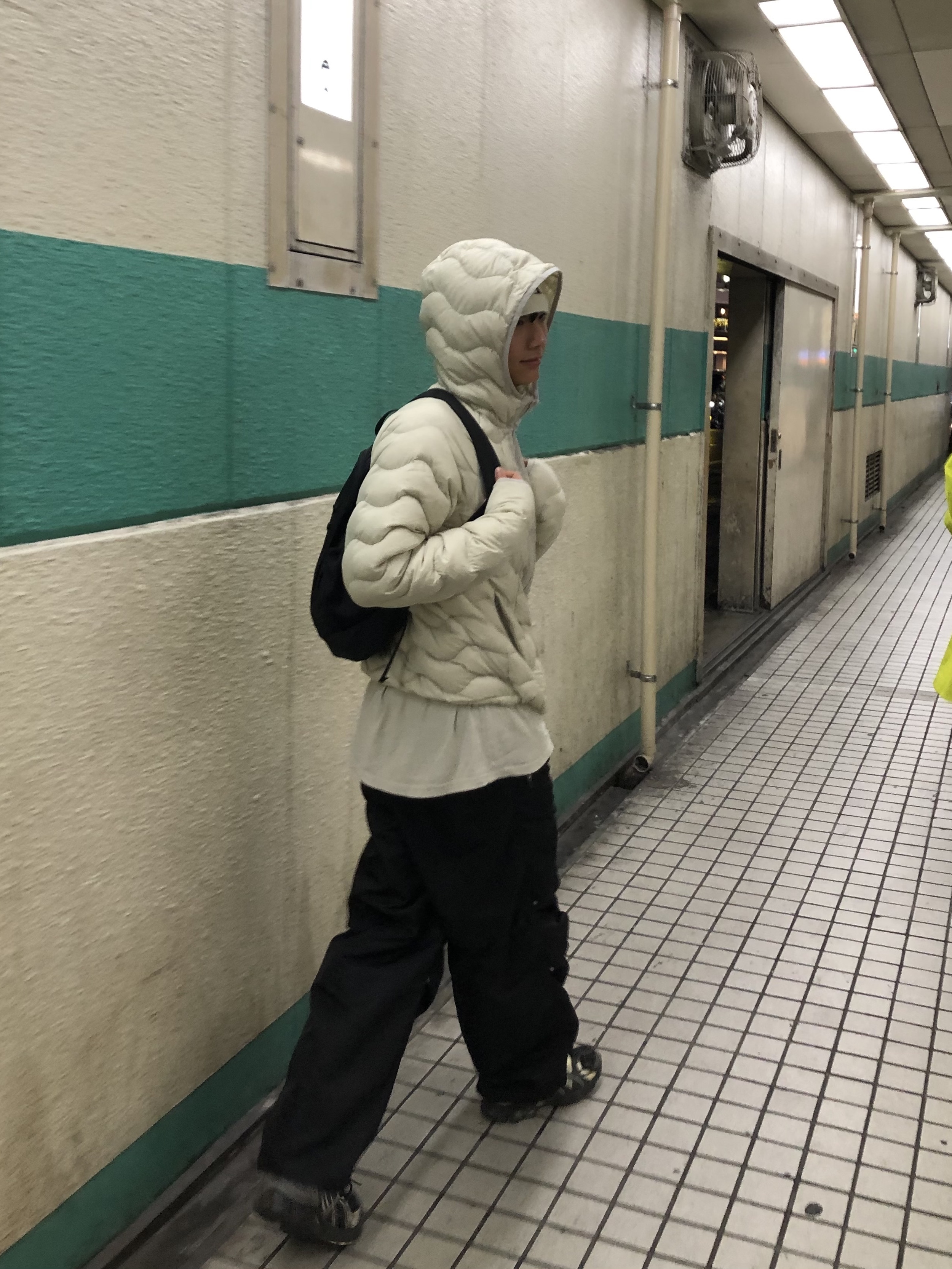 Matin Kim Logo Jacquard Short Beanie White, Asics UB5-S Gel-Nimbus 9 Black Gunmetal 착용 스타일 - 2