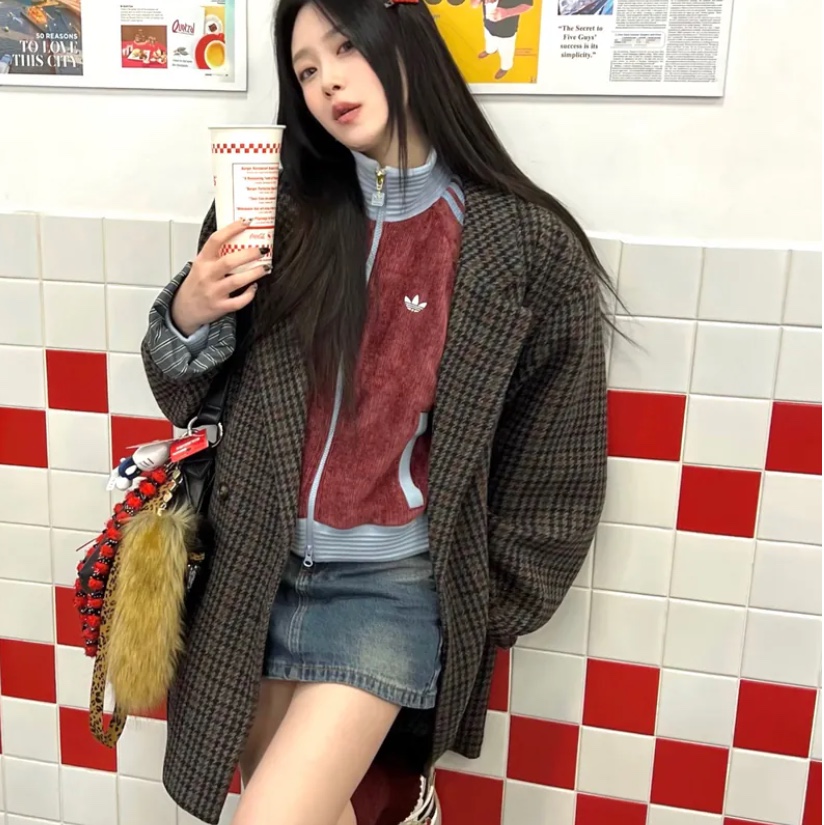 (W) Adidas Originals Year Of The Snake Retro Velvet Collared Track Top Dark Red - KR Sizing, Adidas Originals Beckenbauer Track Top Bliss - KR Sizing 착용 스타일 - 3