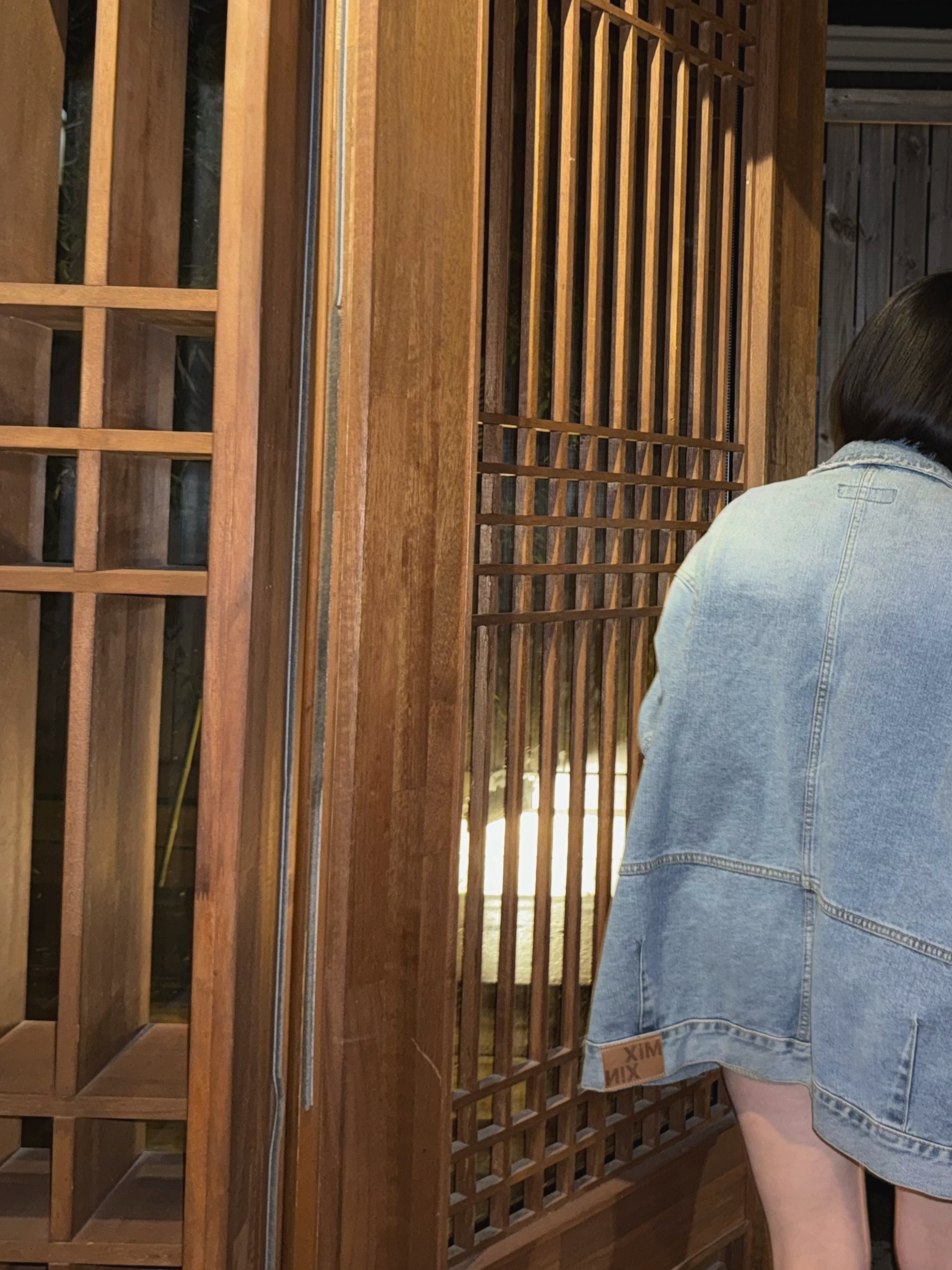 러브미몬스터 시크 가족 리본 체인 브레이슬릿 블랙, 생로랑 스무스 레더 브론즈 모노그램 르 5 아 7 호보백 블랙 착용 스타일 - 5