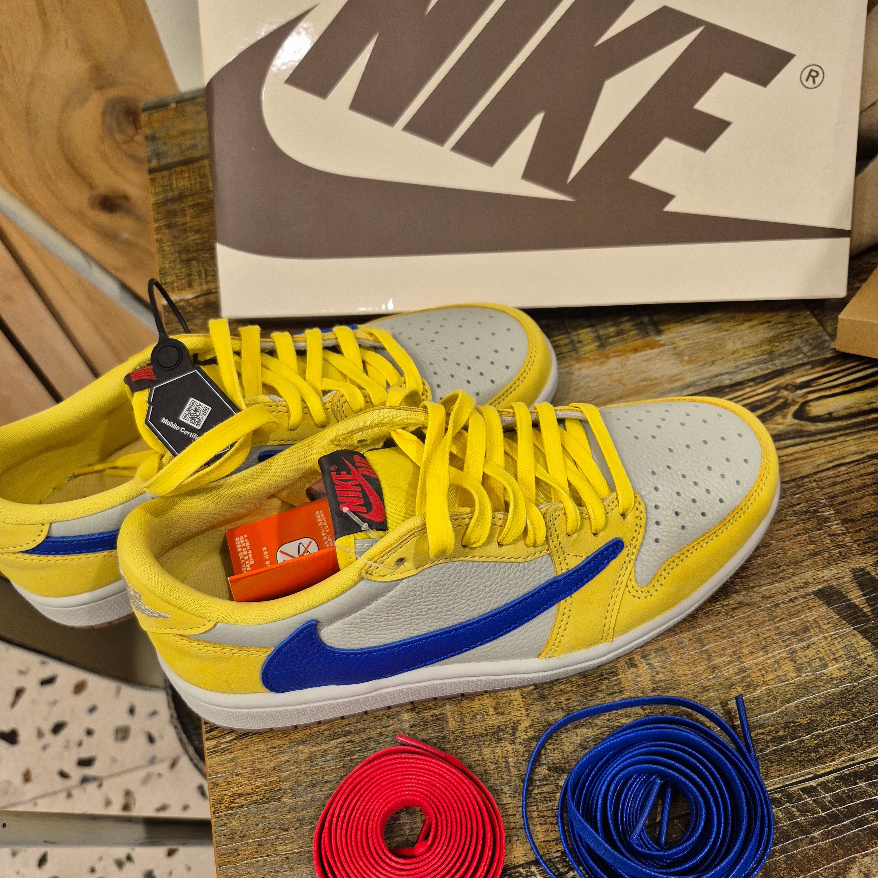 (W) Jordan 1 x Travis Scott Retro Low OG SP Canary 착용 스타일 - 1