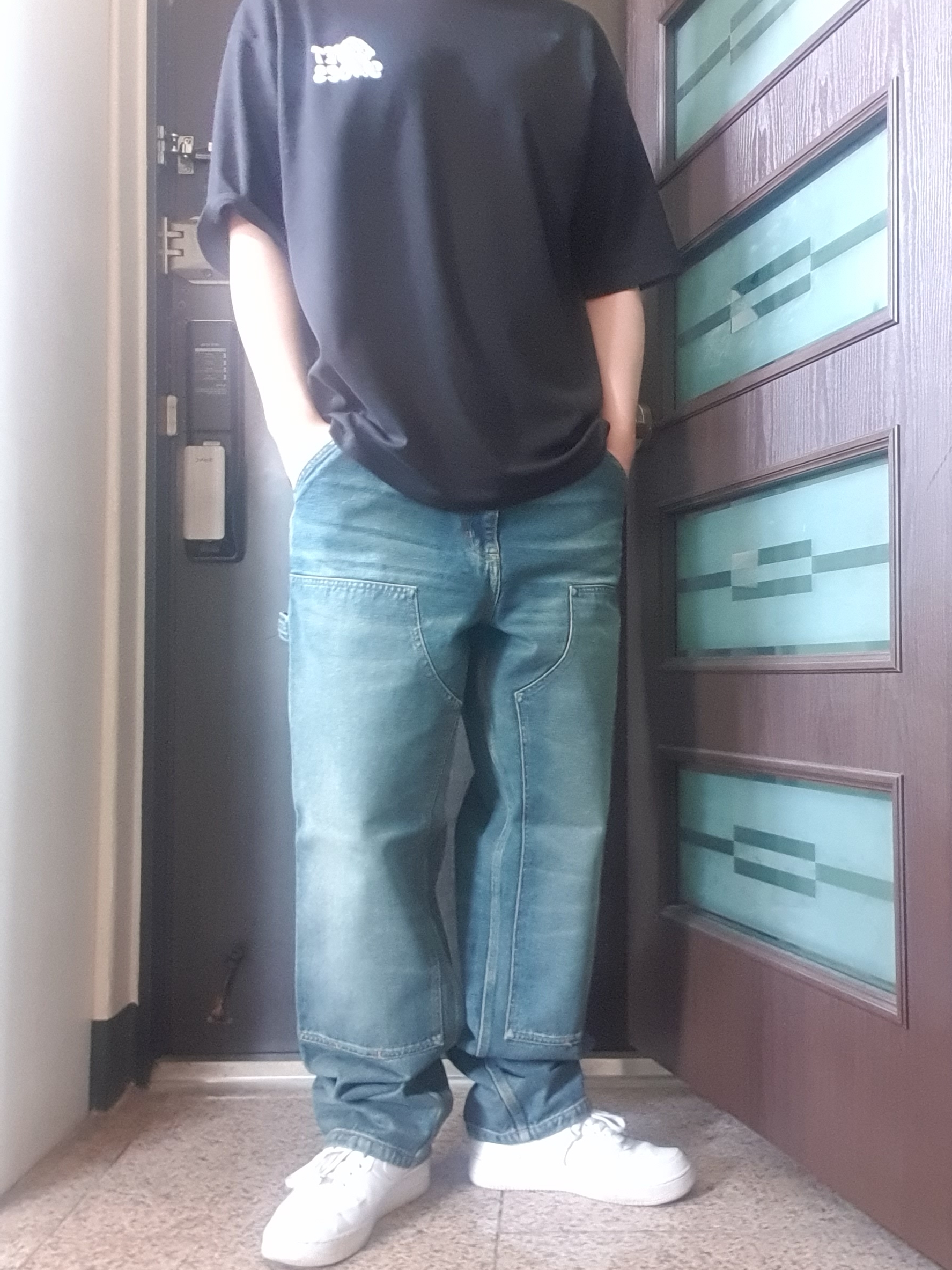 Carhartt WIP Smith Double Knee Pants Blue Worn Used Wash, Nike Air Force 1 '07 Low White 착용 스타일 - 1