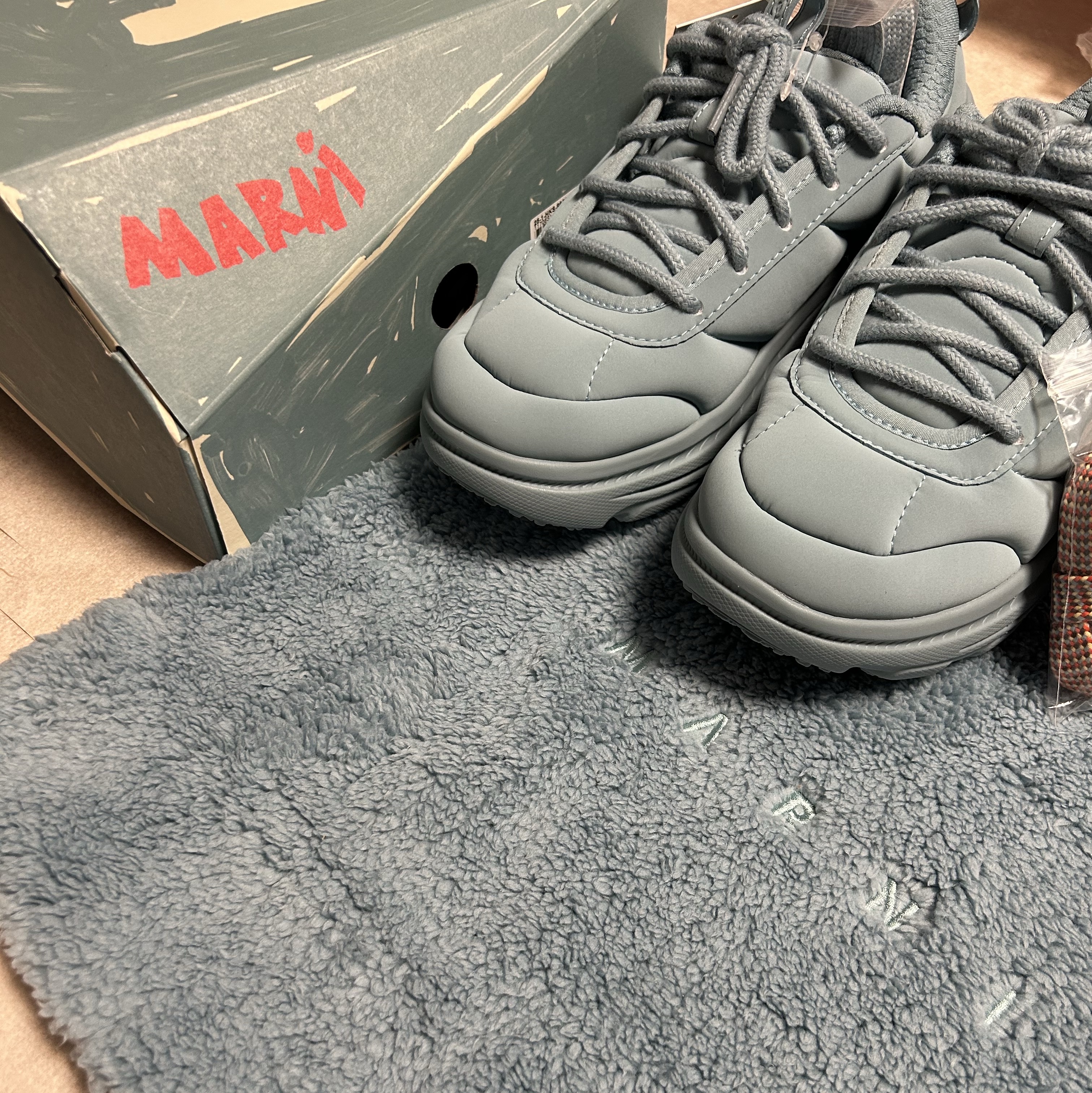 Hoka x Marni Bondi B3LS Tourmaline 착용 스타일