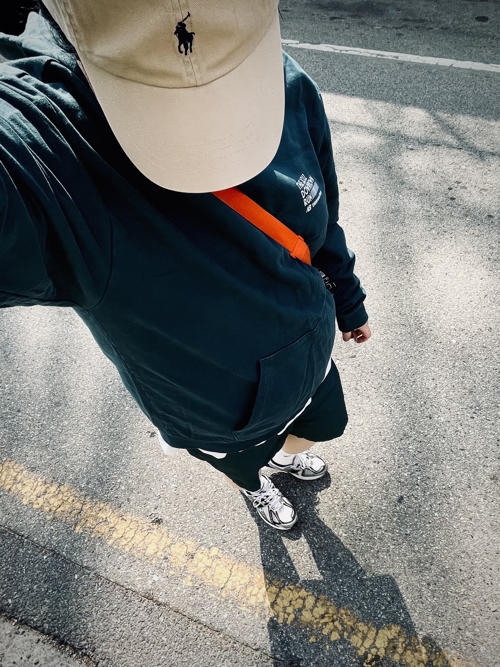 New Balance 1906R White Gold 착용 스타일