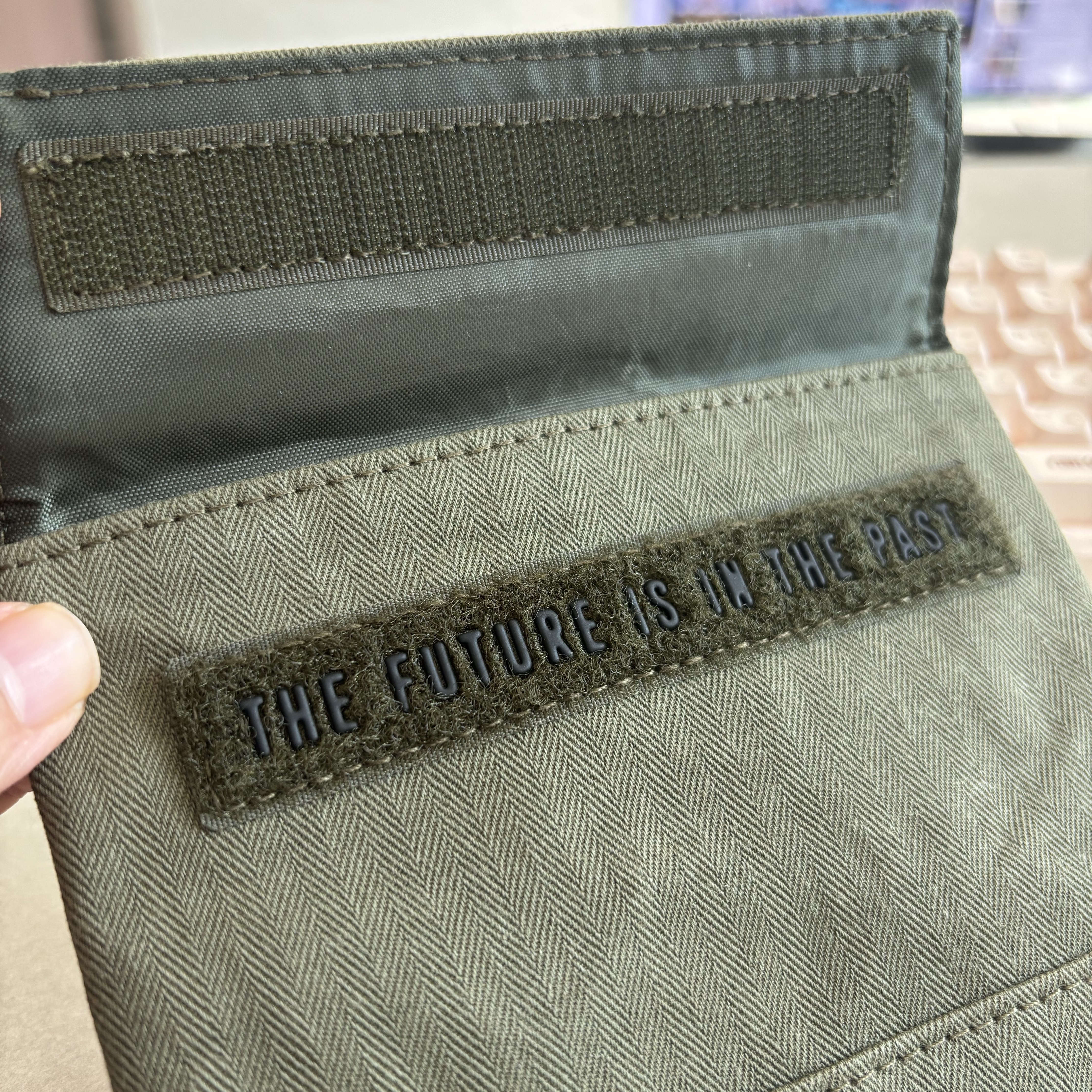 Human Made Passport Case Olive Drab 착용 스타일