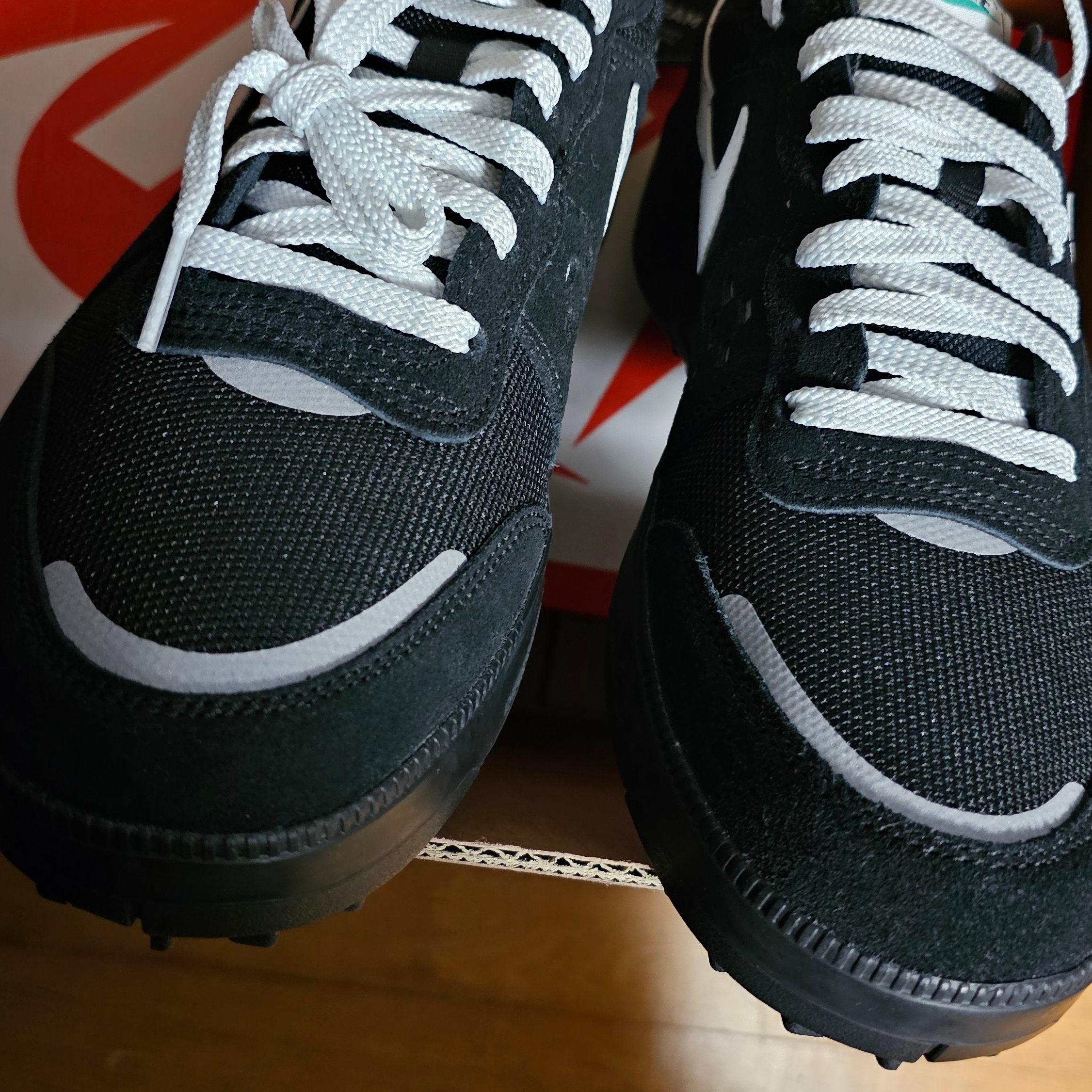 Nike C1TY Black Stadium Green 착용 스타일
