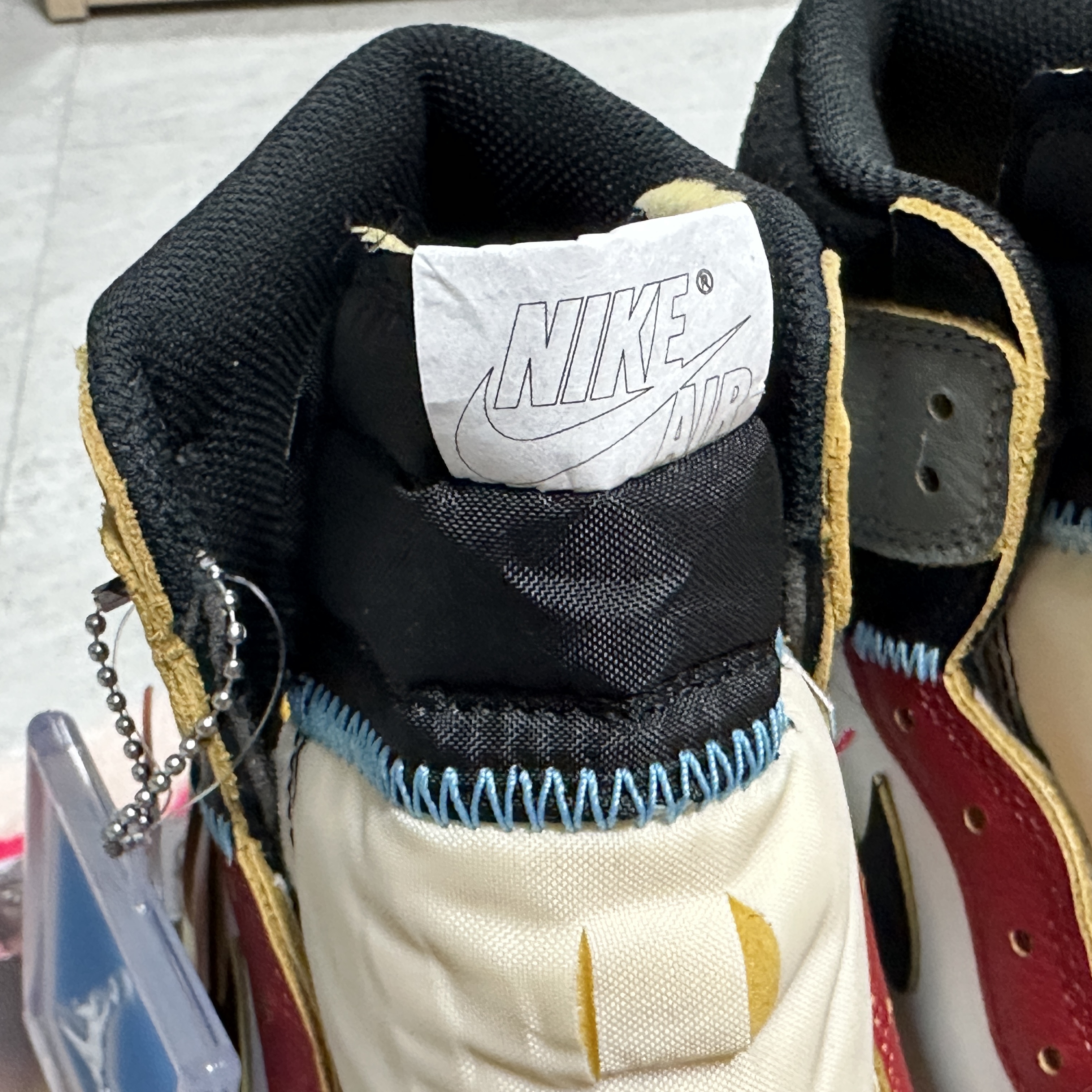 Jordan 1 x Union Retro High OG Chicago Shadow 착용 스타일 - 3