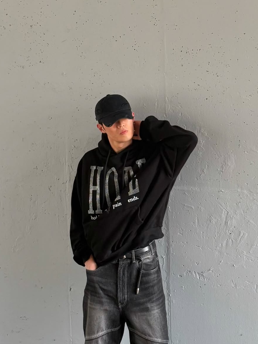 GRAILZ Pain Ends Hoodie Black 착용 스타일 - 1