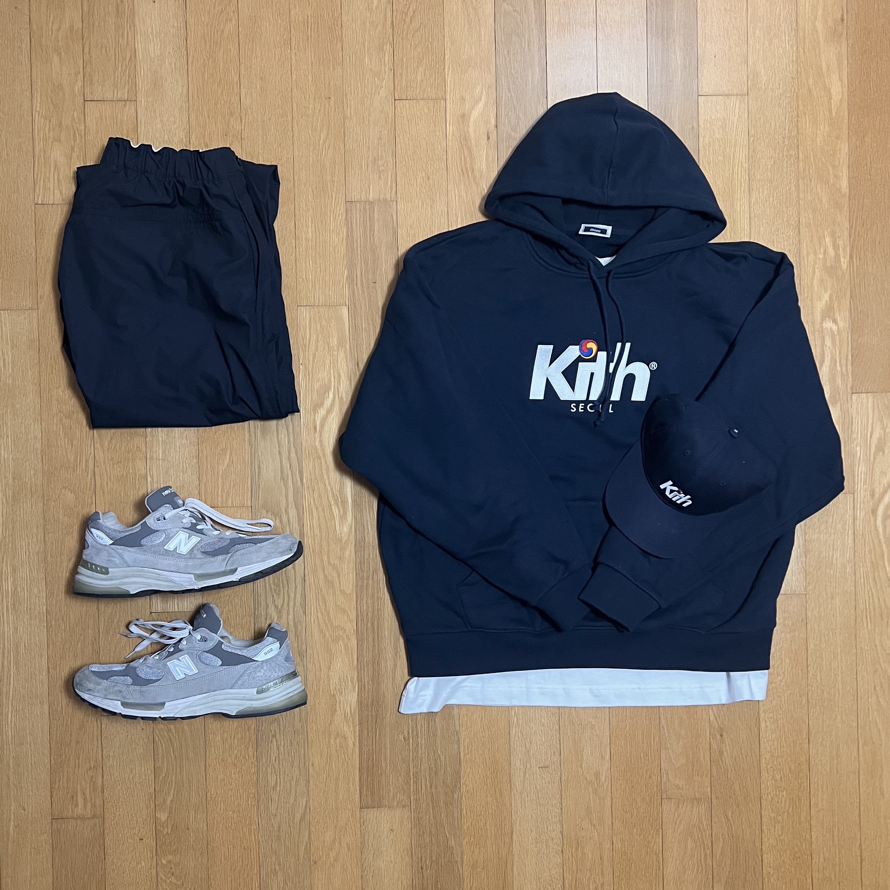 New Balance 992 Made in USA Core Grey Silver Metallic, Kith Seoul Taegeuk Aaron Cap Nocturnal 착용 스타일