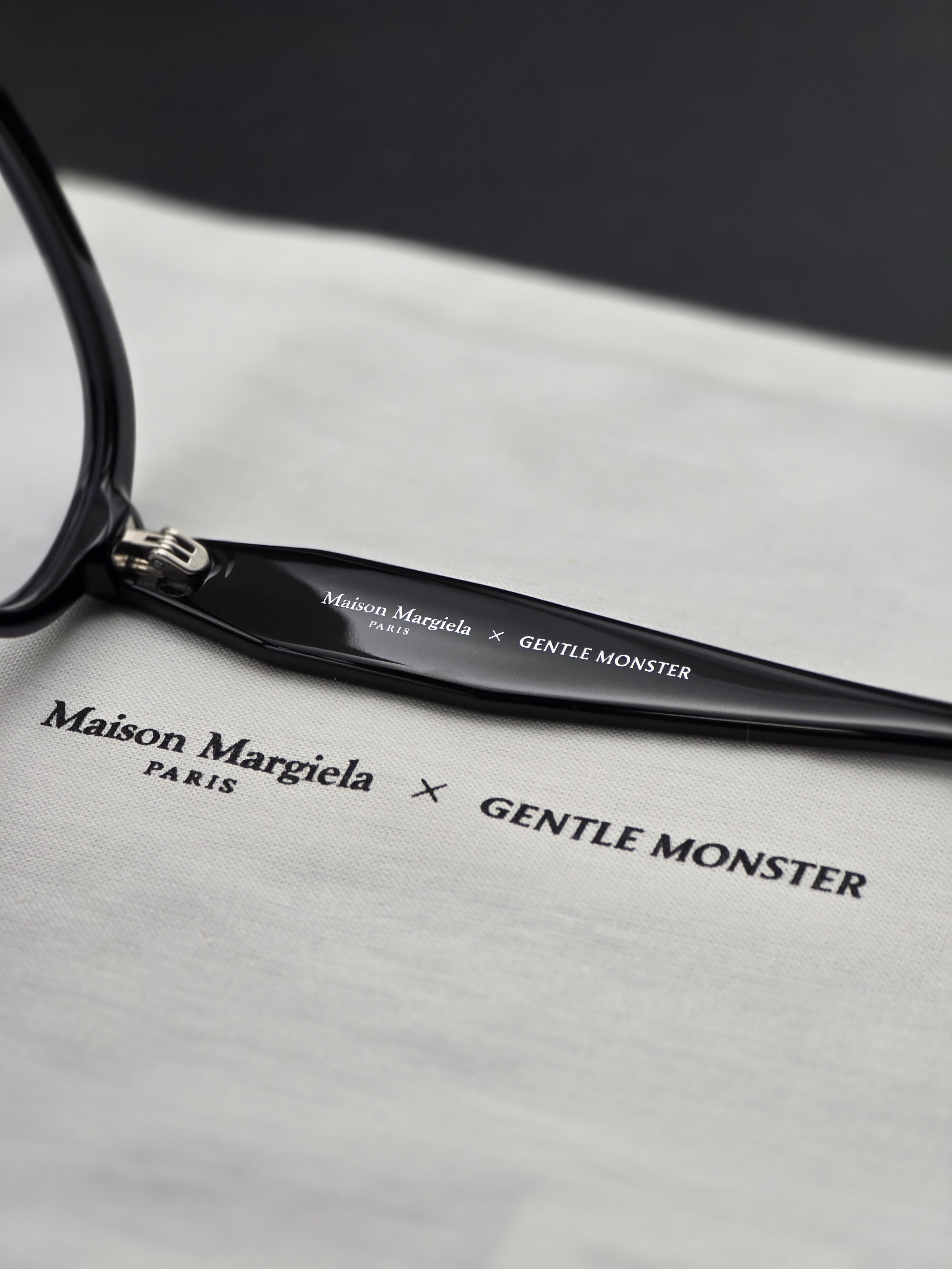 Gentle Monster x Maison Margiela MM211 Black Clear 착용 스타일 - 4