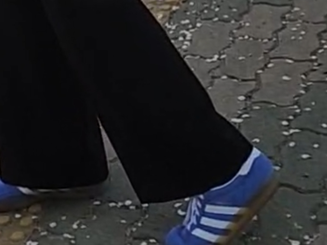 (W) Adidas Gazelle Indoor Blue Fusion Cloud White 착용 스타일