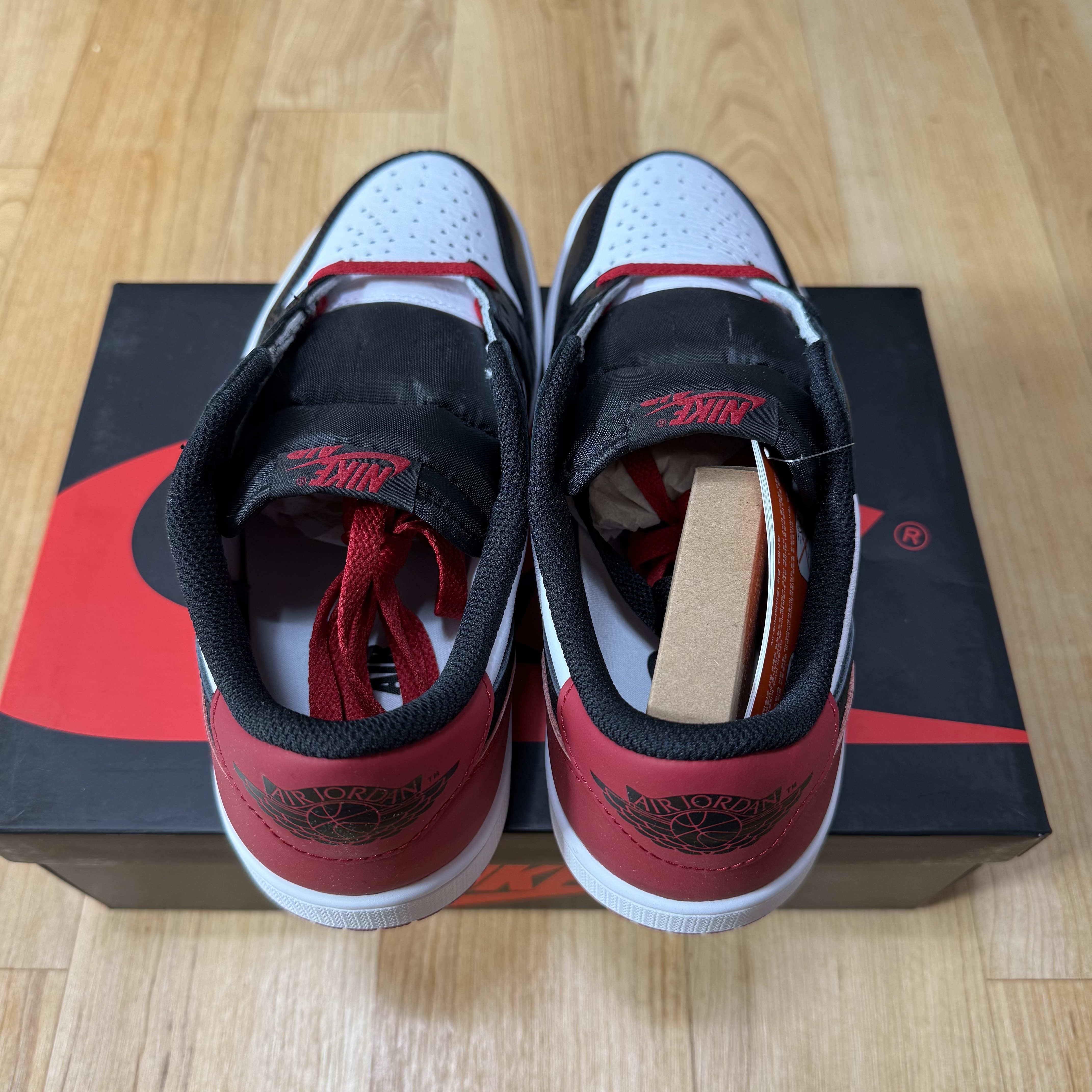 Jordan 1 Retro Low OG Black Toe 착용 스타일 - 3