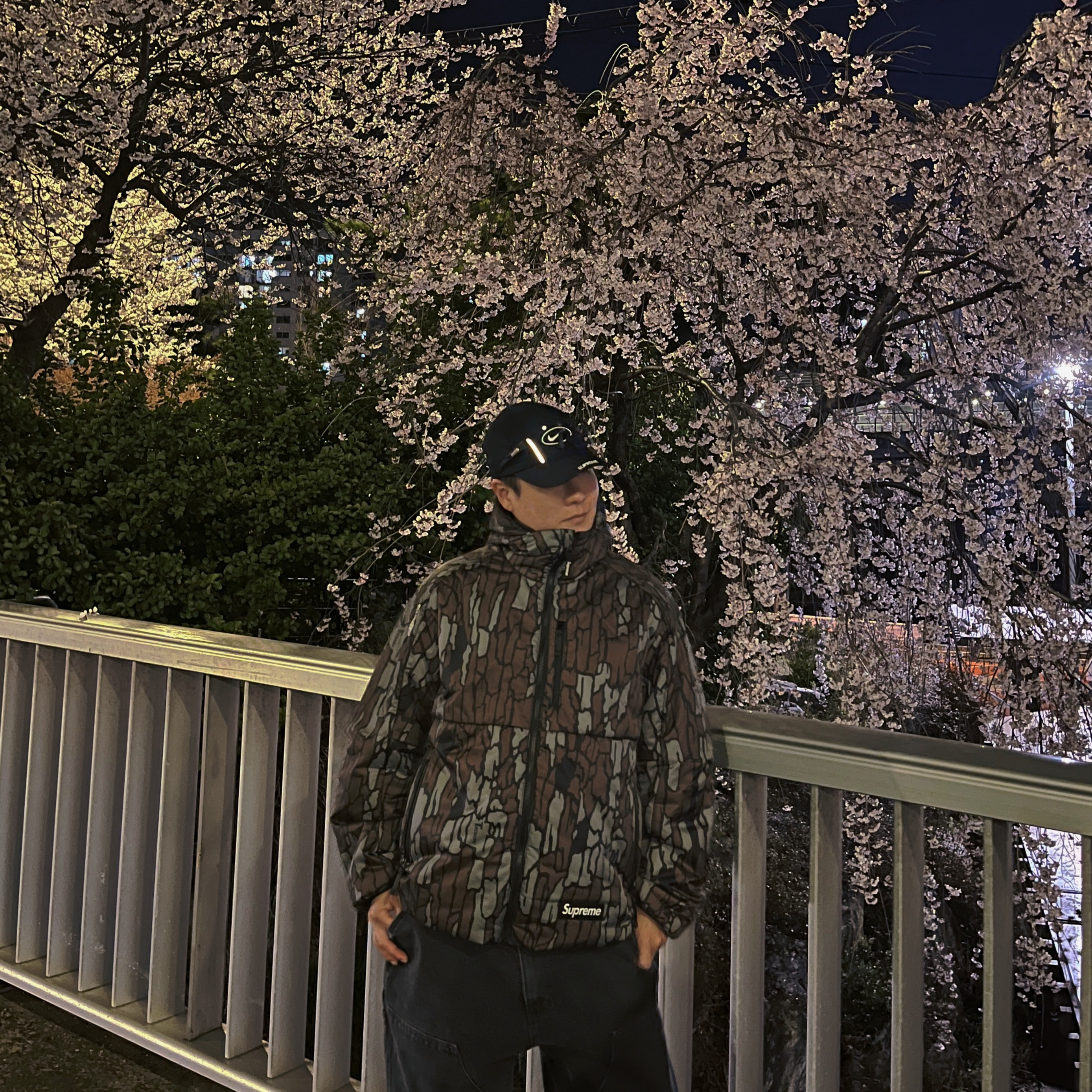 Supreme x Nike Running Hat Black - 25SS, Supreme Windstopper Insulated Hooded Jacket Mossy Oak Trebark Camo - 25SS 착용 스타일