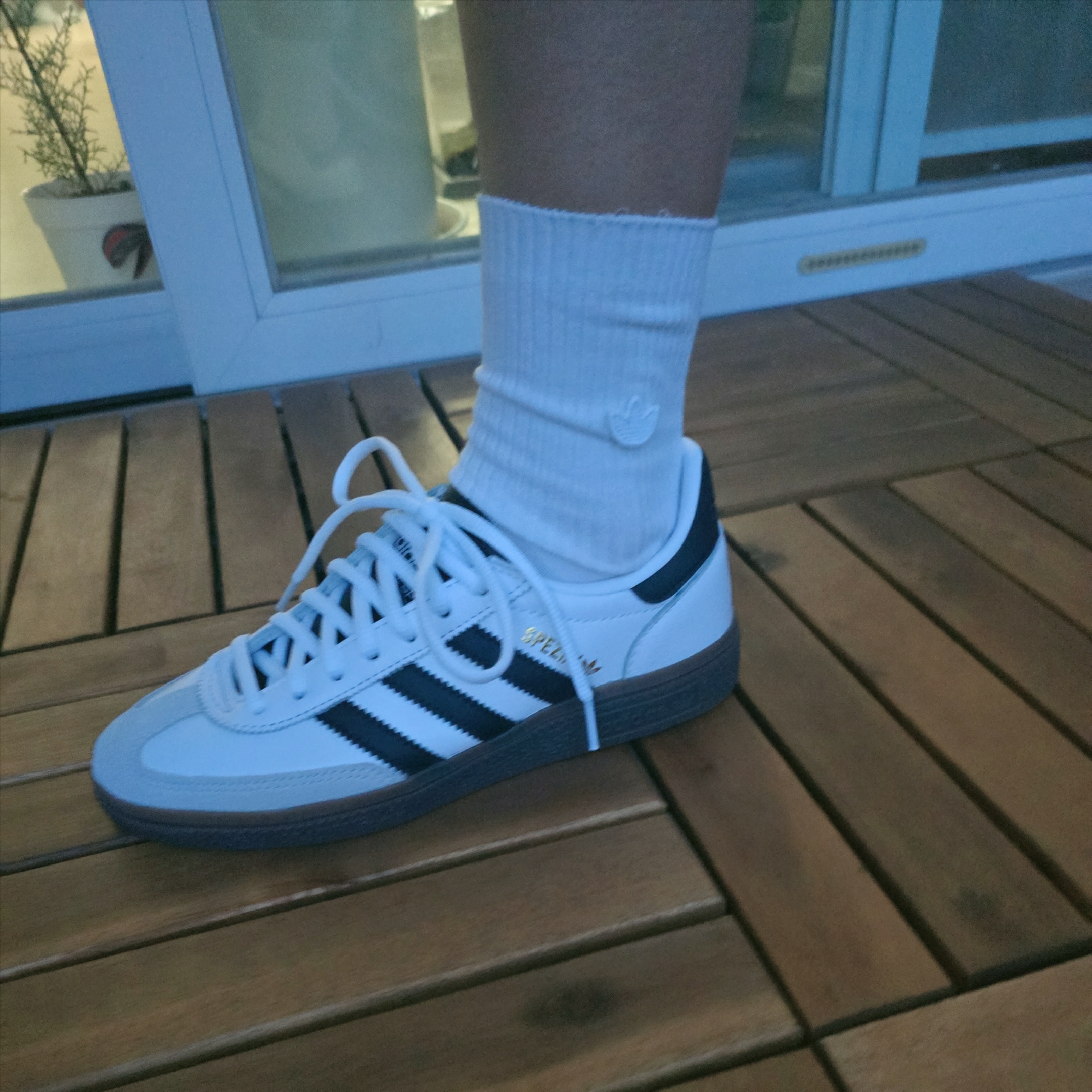 Adidas Spezial Handball White Core Black 착용 스타일 - 1