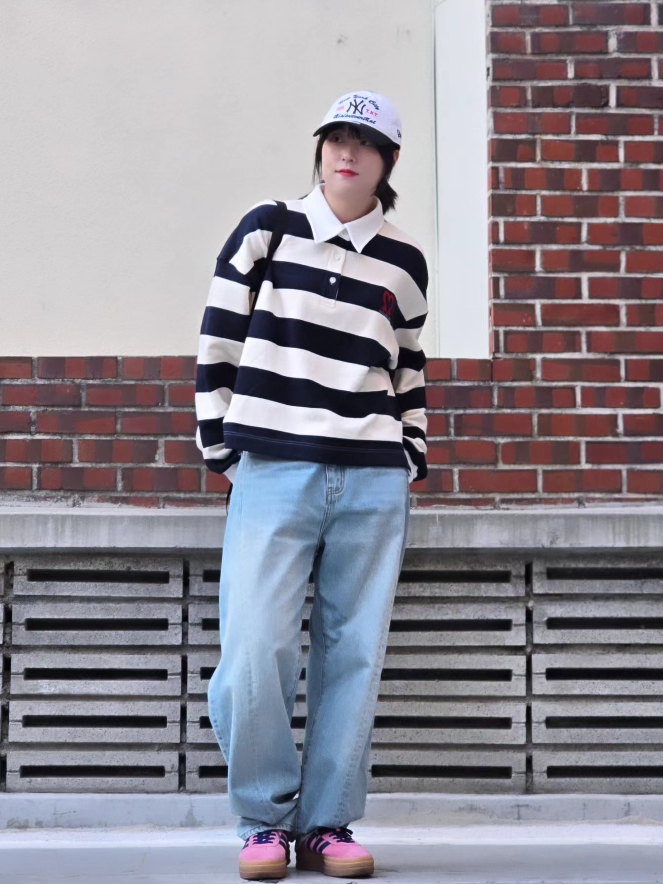 Thisisneverthat x New Era x MLB New York Yankees Unstructured 2-Tone Ball Cap White, Jansport Half Pint Mini Backpack Coconut 착용 스타일 - 2