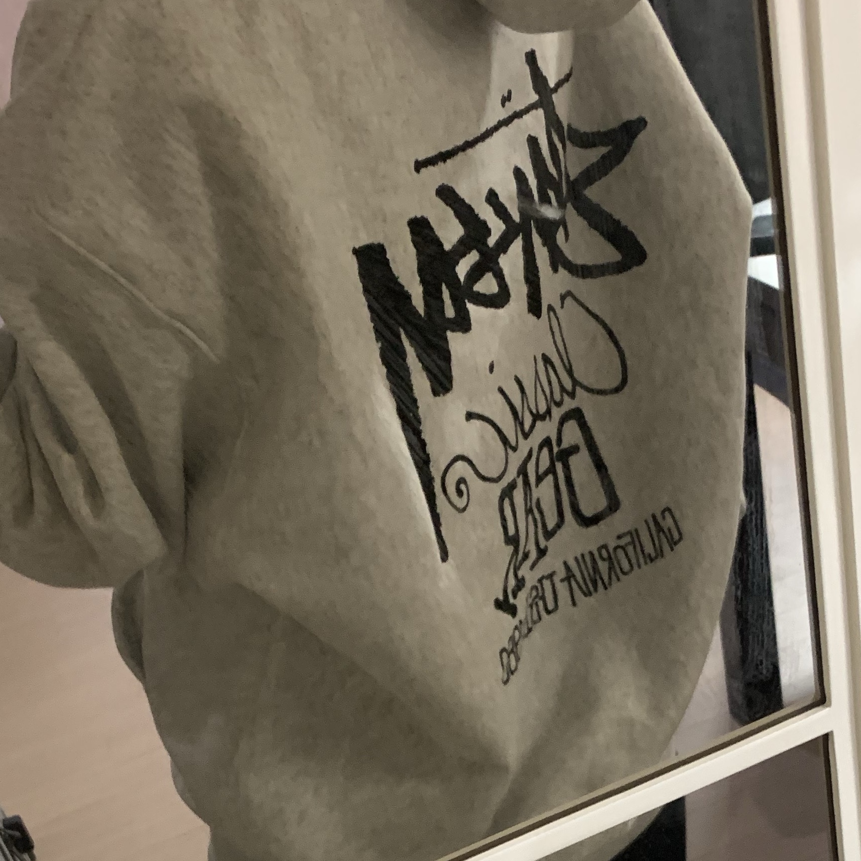 Stussy Classic Gear Hoodie Ash Heather 착용 스타일