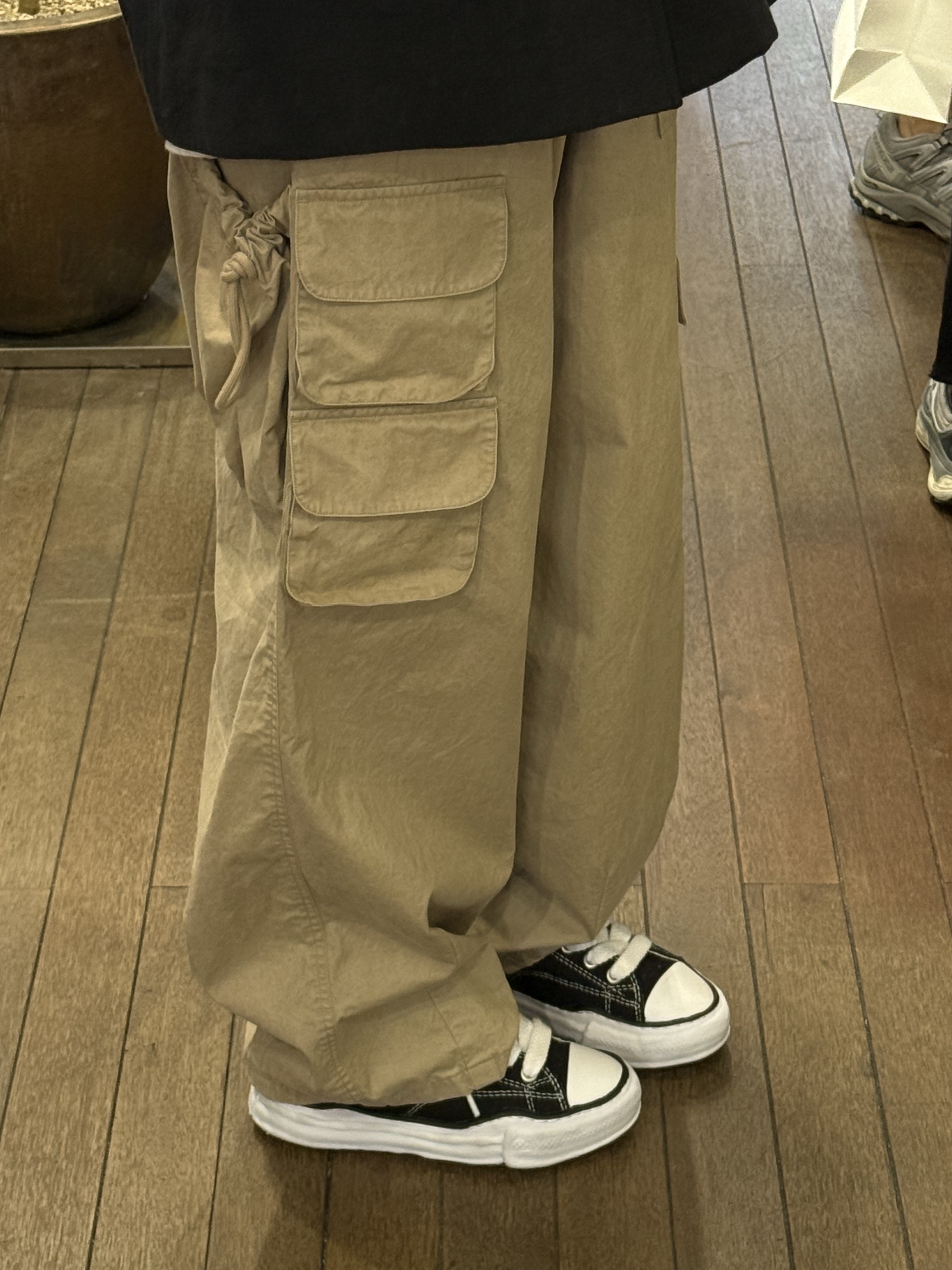 Fritur Embroidery Collar Jacket Black_F251JK05, Fritur Kyoto Cargo Pants Beige_F251PT01 착용 스타일 - 3