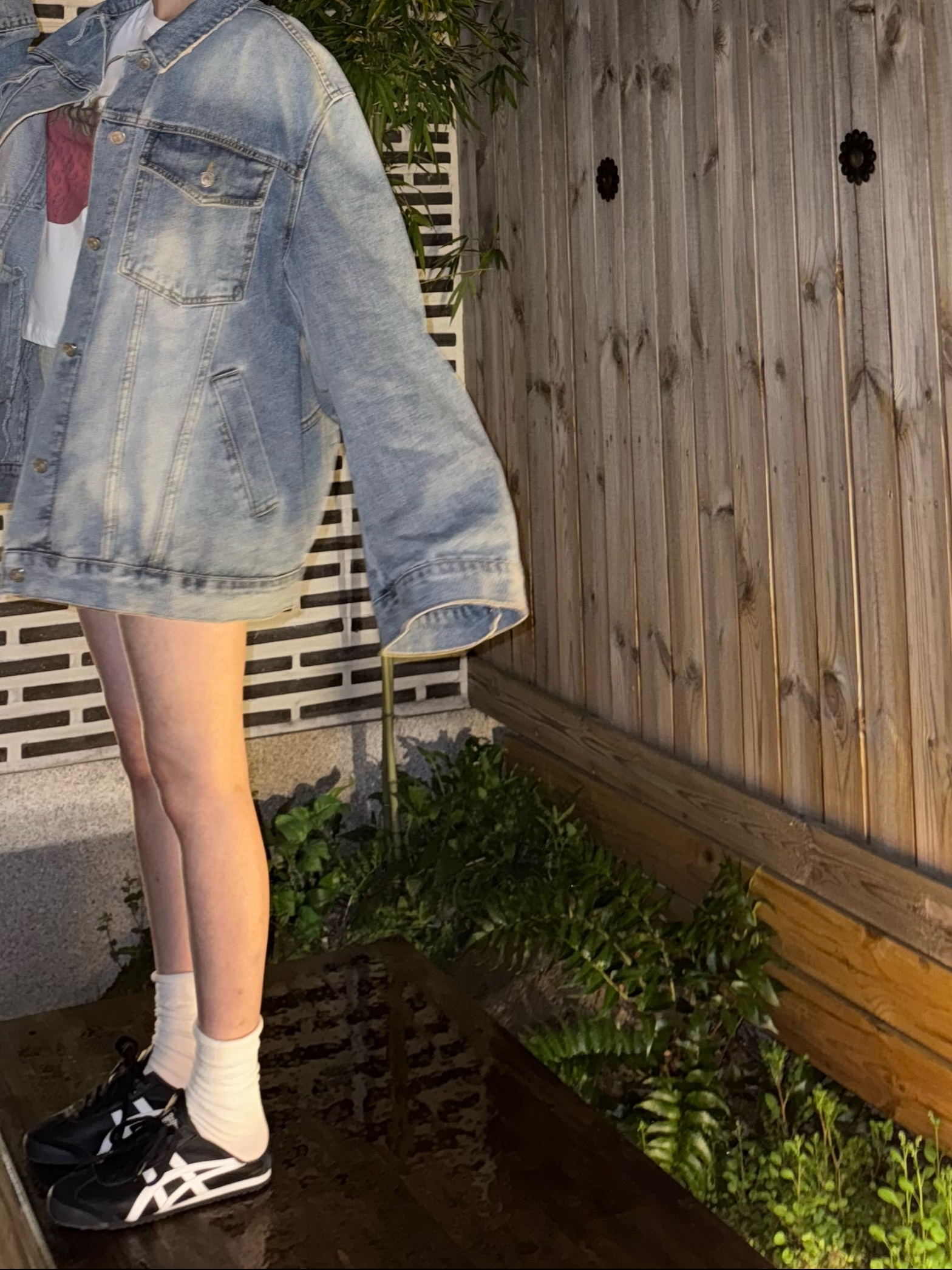 러브미몬스터 시크 가족 리본 체인 브레이슬릿 블랙, 생로랑 스무스 레더 브론즈 모노그램 르 5 아 7 호보백 블랙 착용 스타일 - 6