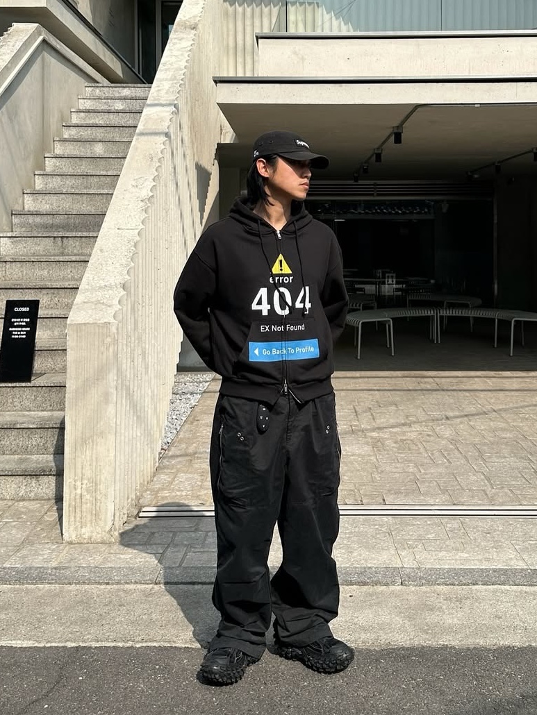 GRAILZ Error 404 Zip Hoodie Black 착용 스타일 - 1