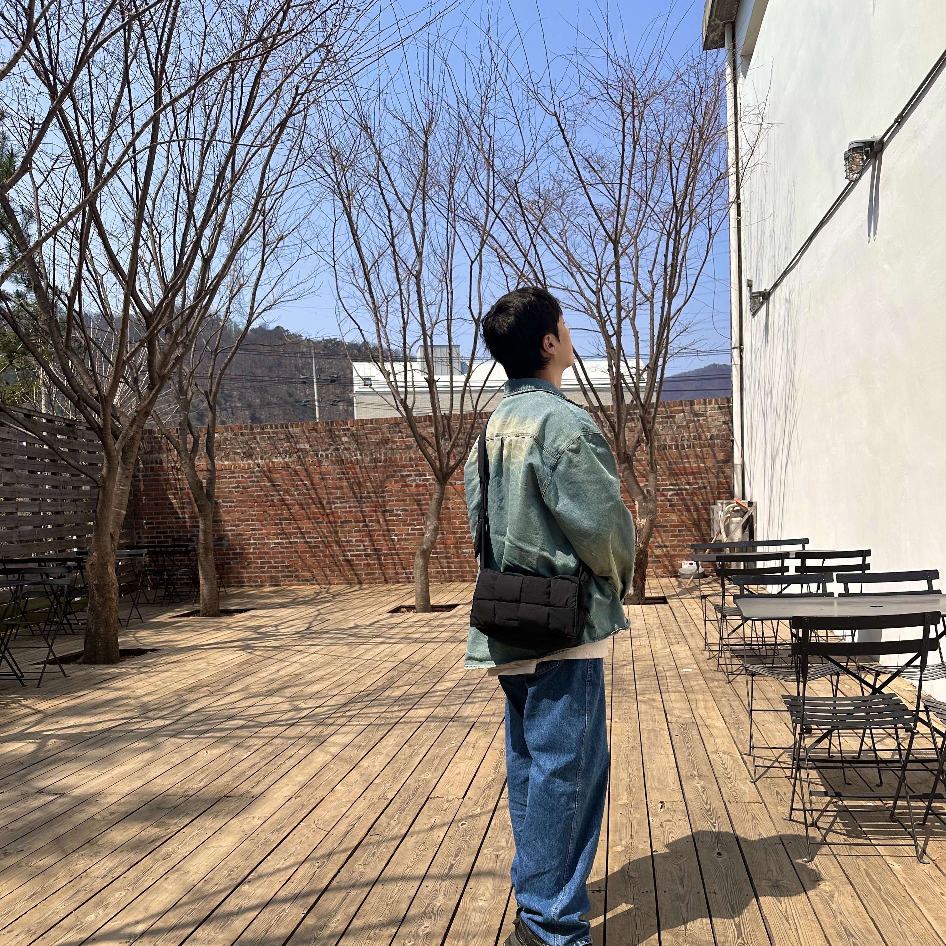 SLOW RECORD HOUSE Vintage Red Label Denim Shirts Light Blue, Suade Baggy Denim Blue 착용 스타일 - 3