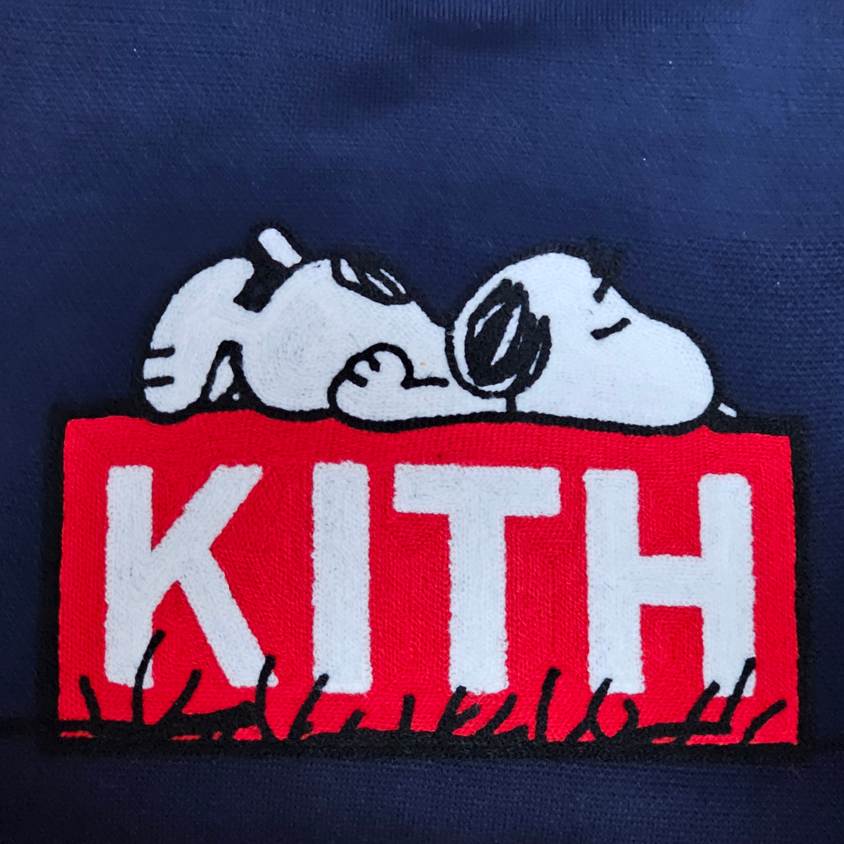 Kith x Peanuts Snoopy Sweater Sandrift, Louis Vuitton x Nike Air Force 1 Low by Virgil Abloh White Team Royal 착용 스타일 - 2