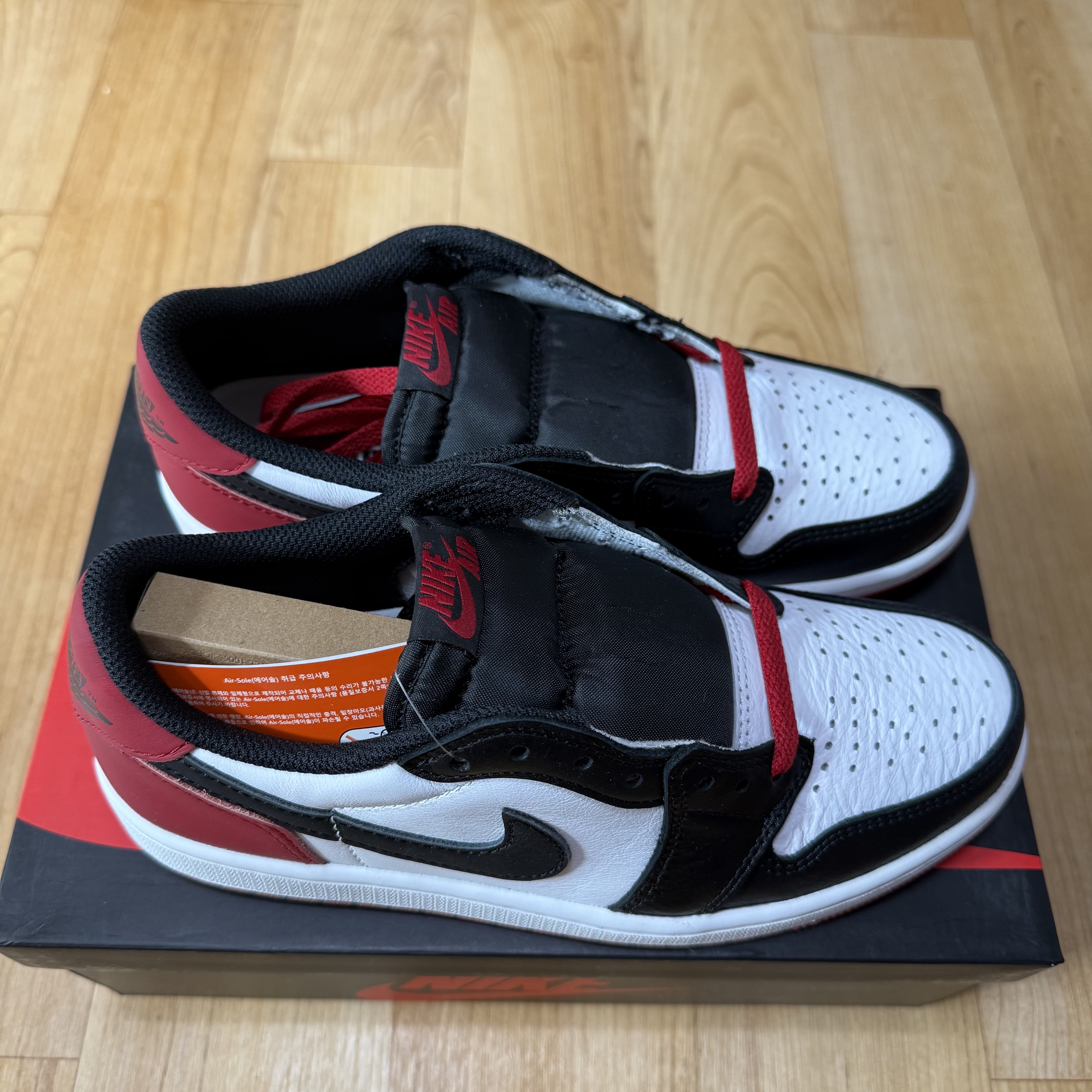 Jordan 1 Retro Low OG Black Toe 착용 스타일 - 4